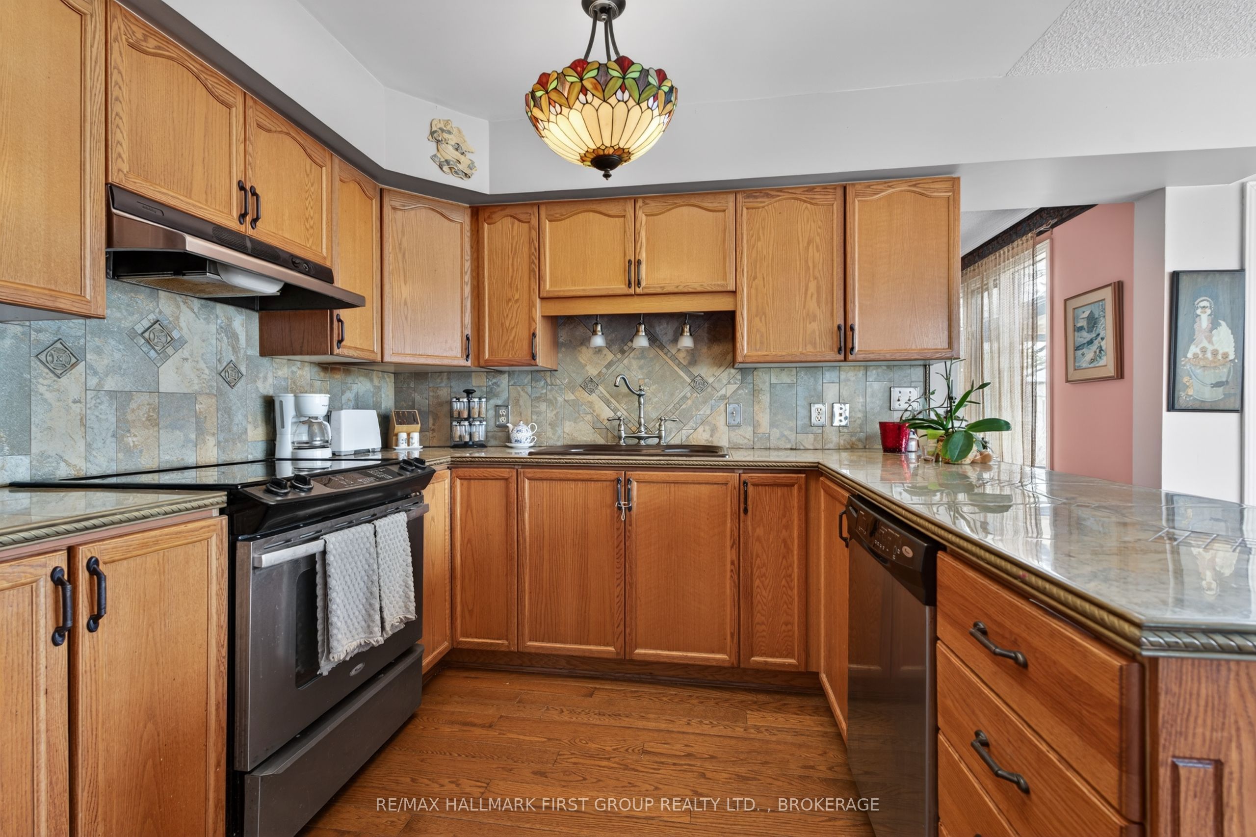 1130 Caitlin Crescent Property Photo 10