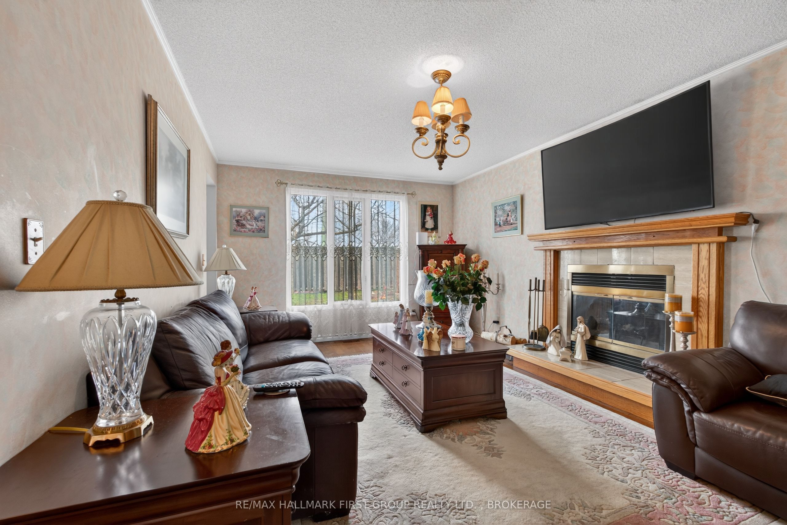 1130 Caitlin Crescent Property Photo 12