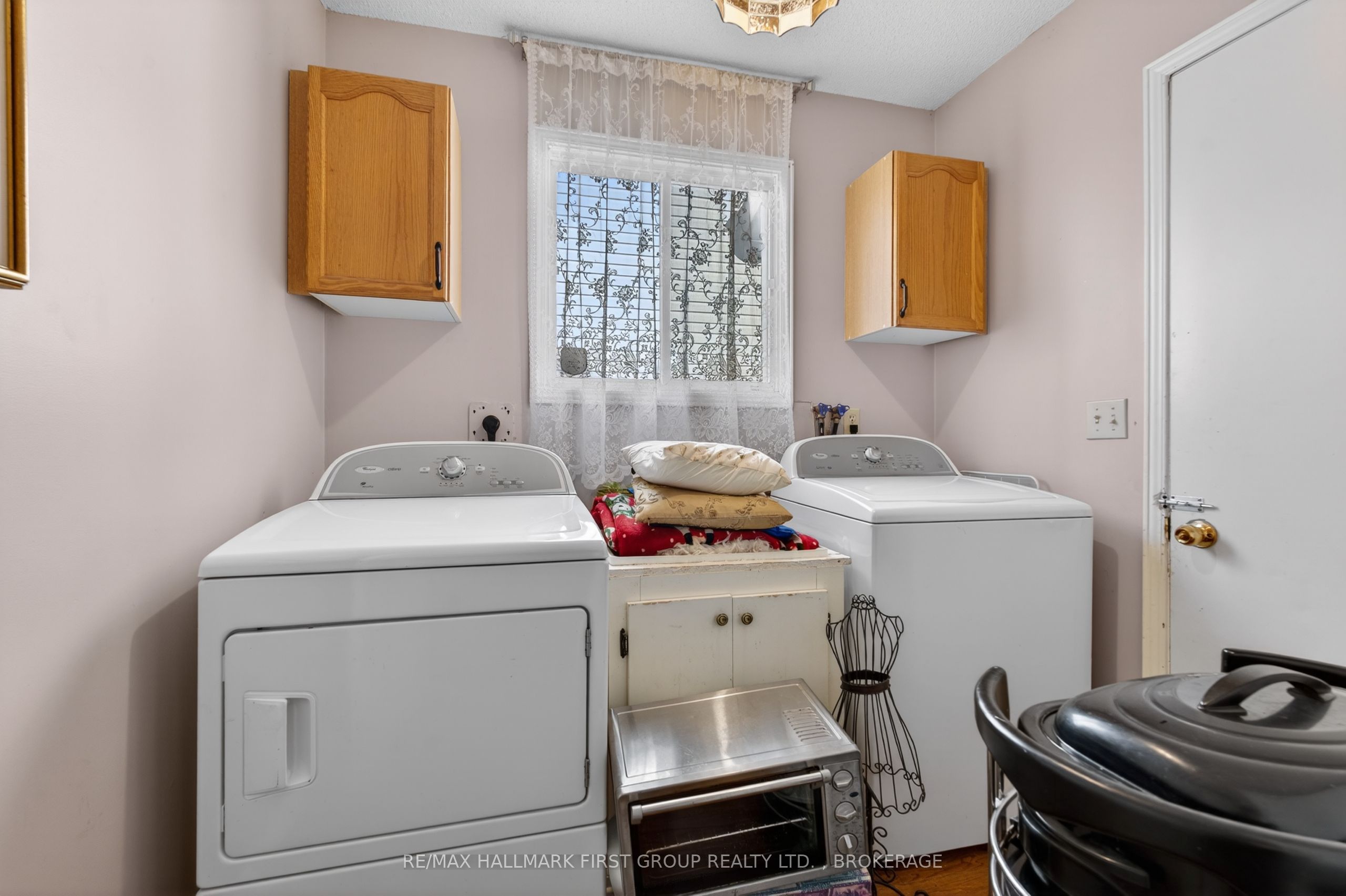 1130 Caitlin Crescent Property Photo 14