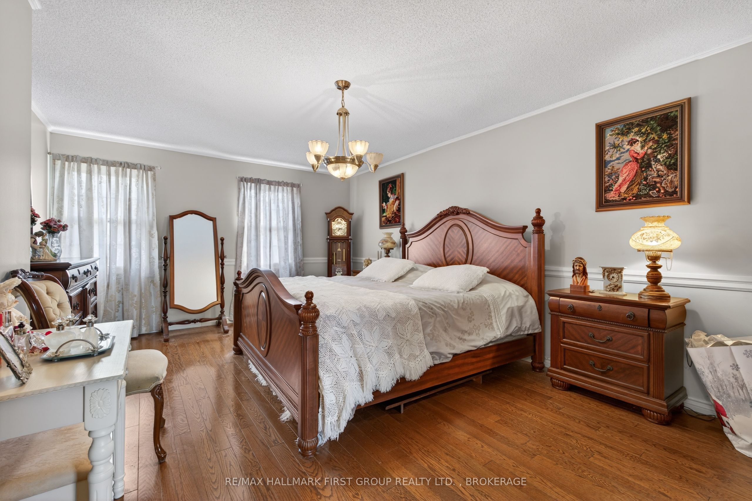 1130 Caitlin Crescent Property Photo 16