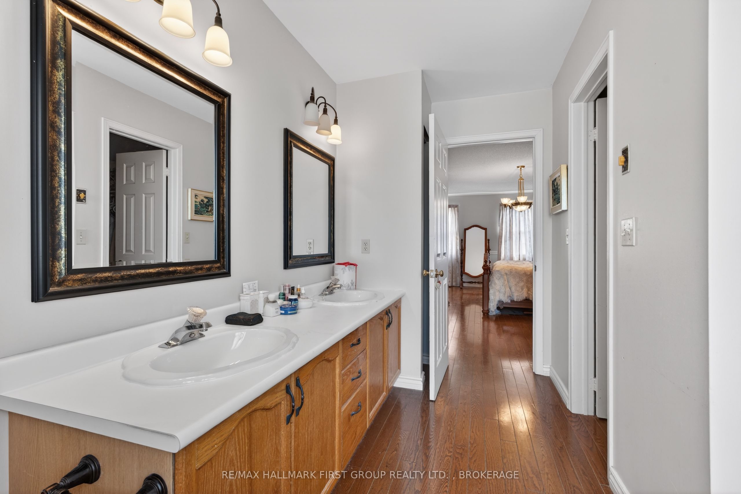 1130 Caitlin Crescent Property Photo 19