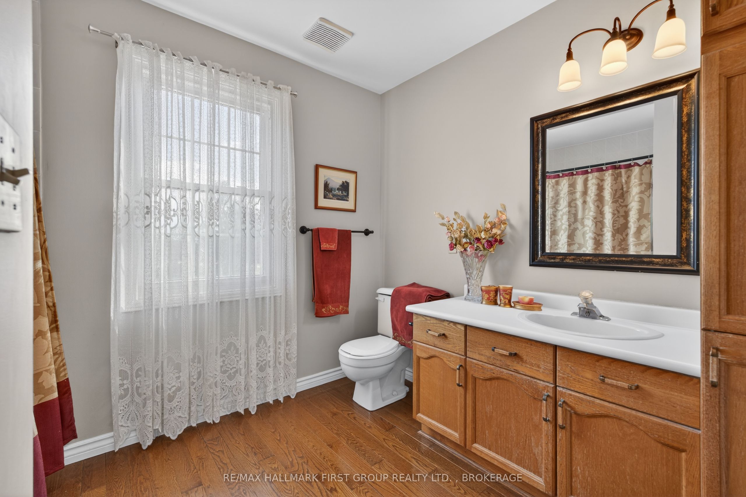 1130 Caitlin Crescent Property Photo 23