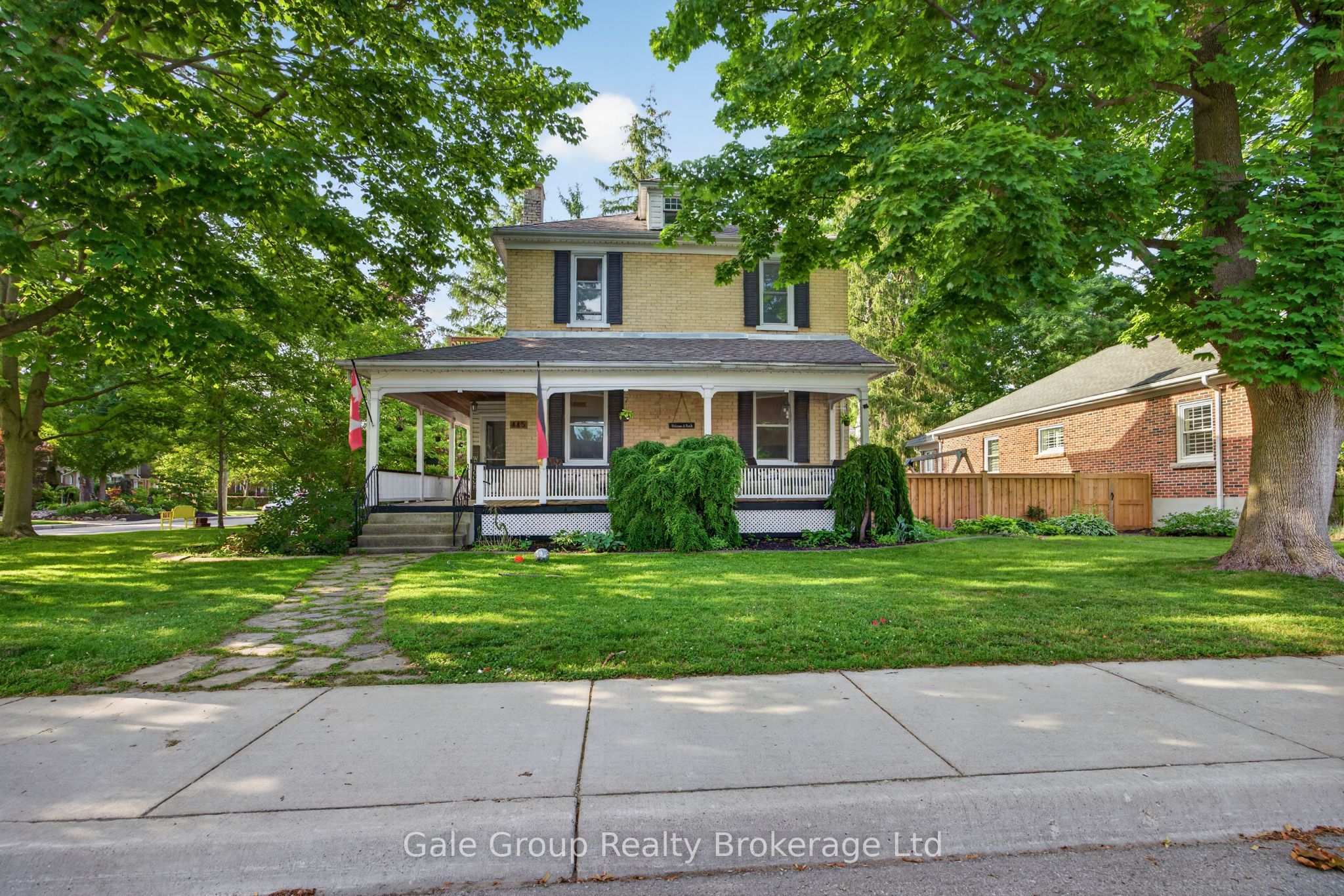 445 Vincent Street Property Photo 1