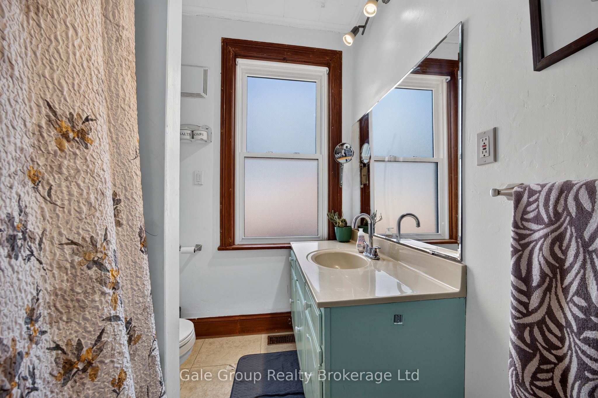445 Vincent Street Property Photo 15