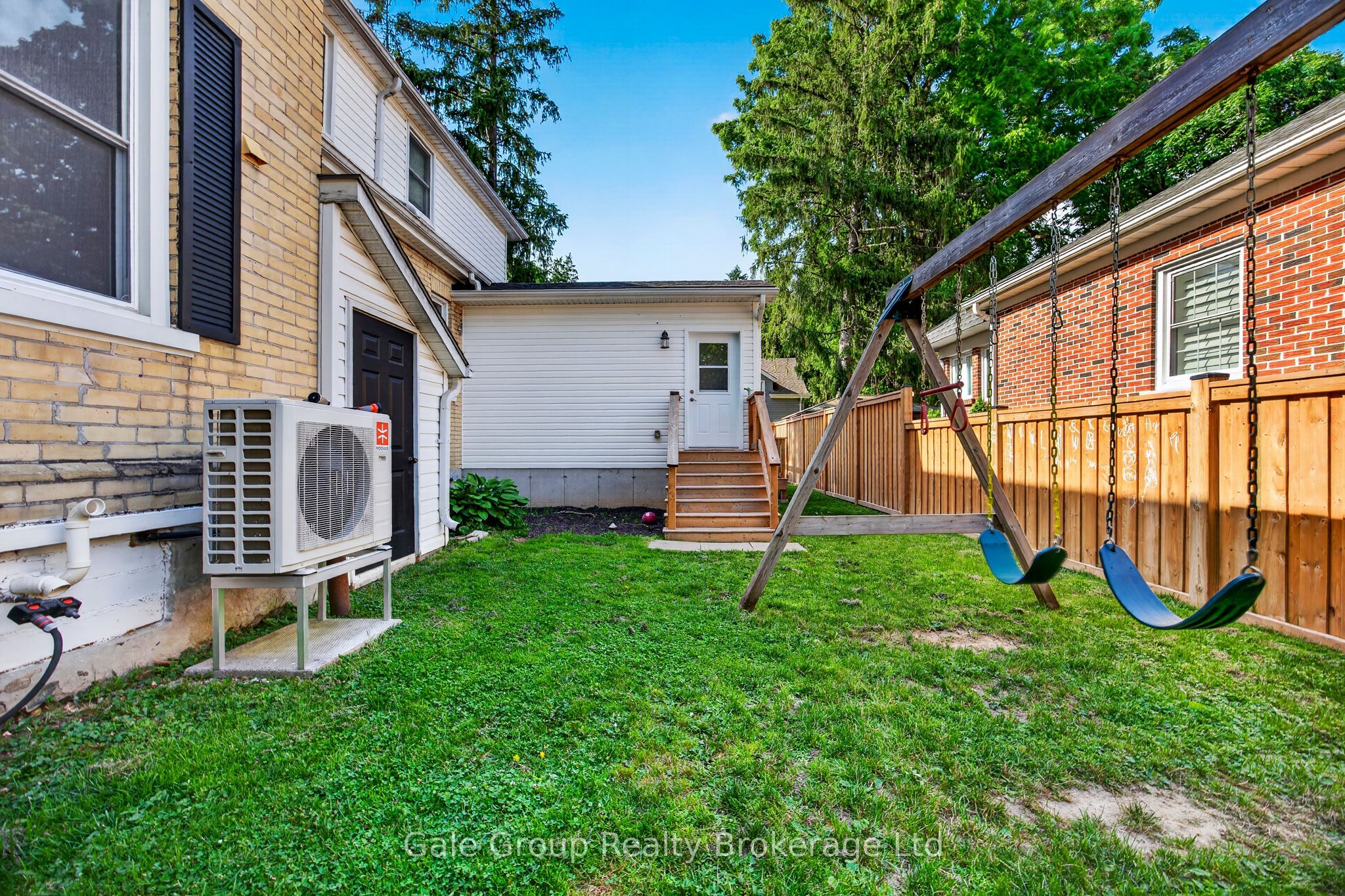 445 Vincent Street Property Photo 34