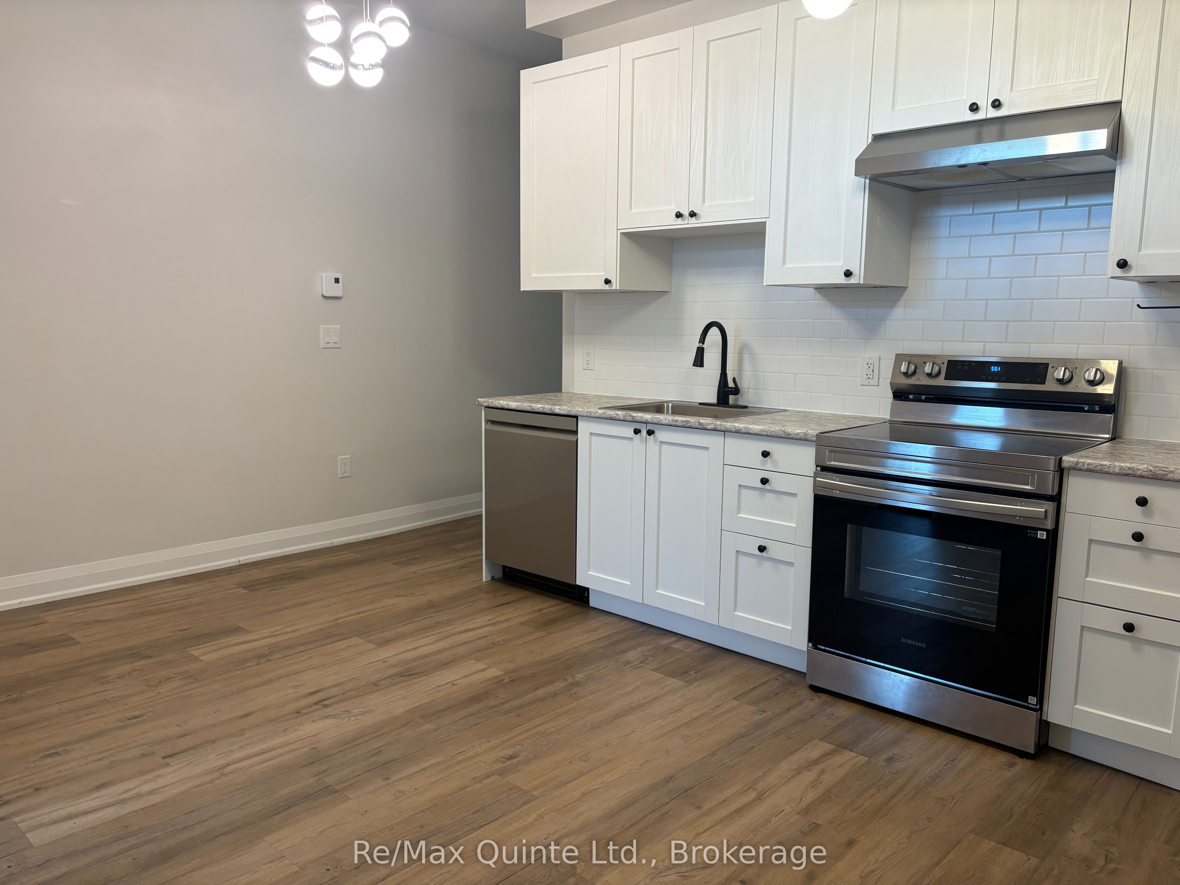 22 Mcgill Street 2 Property Photo 6