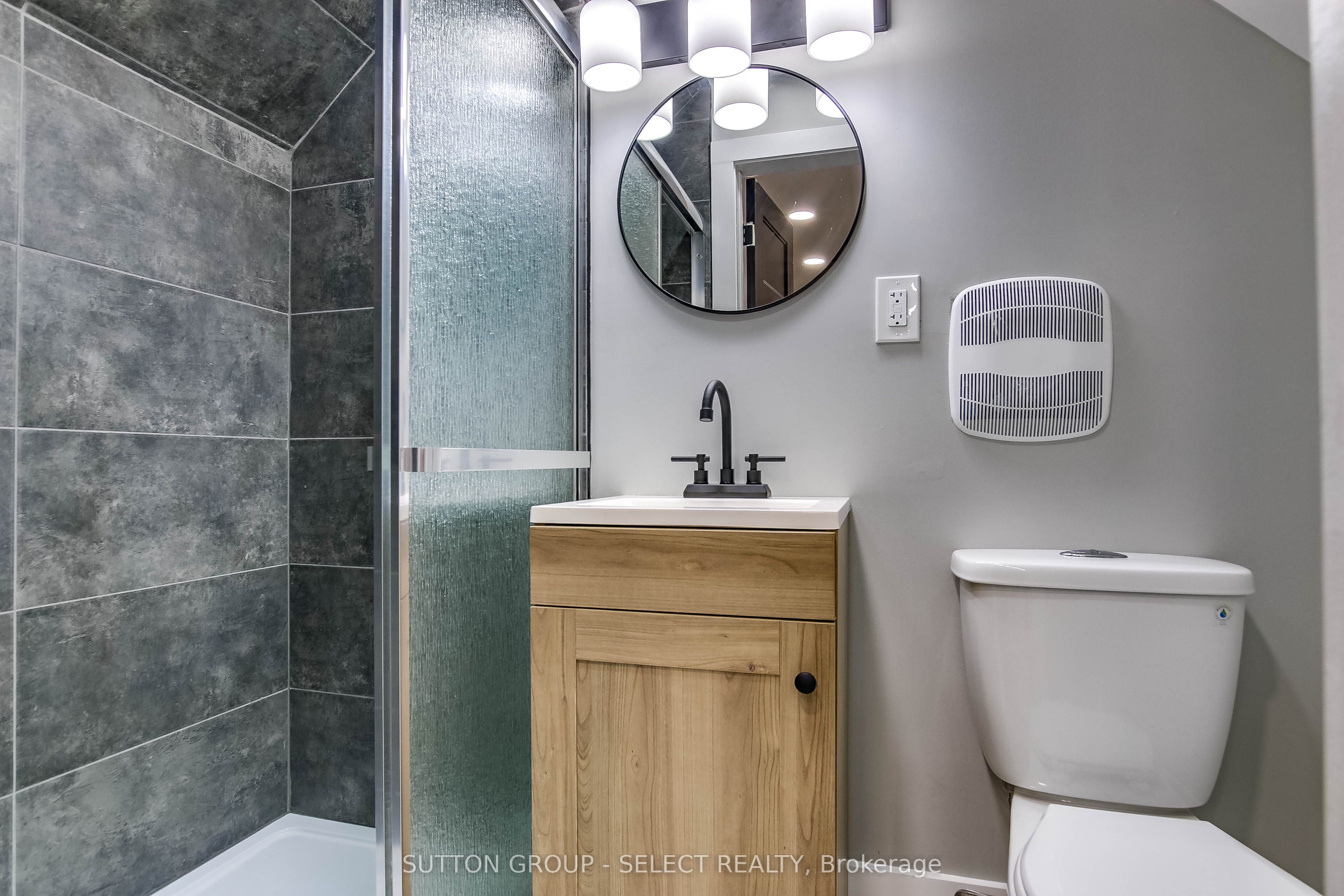 71 Briscoe Street E Property Photo 15