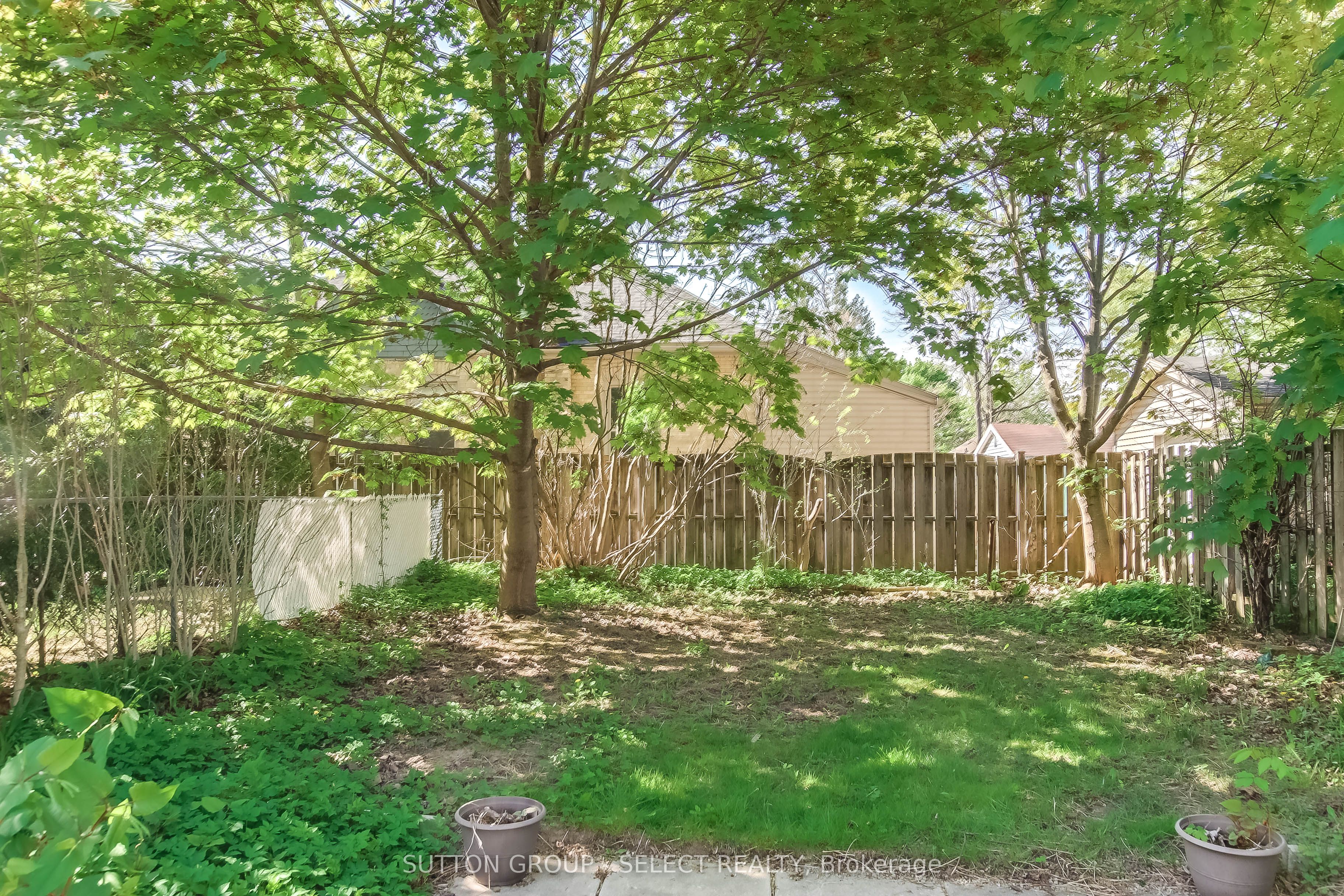 71 Briscoe Street E Property Photo 17