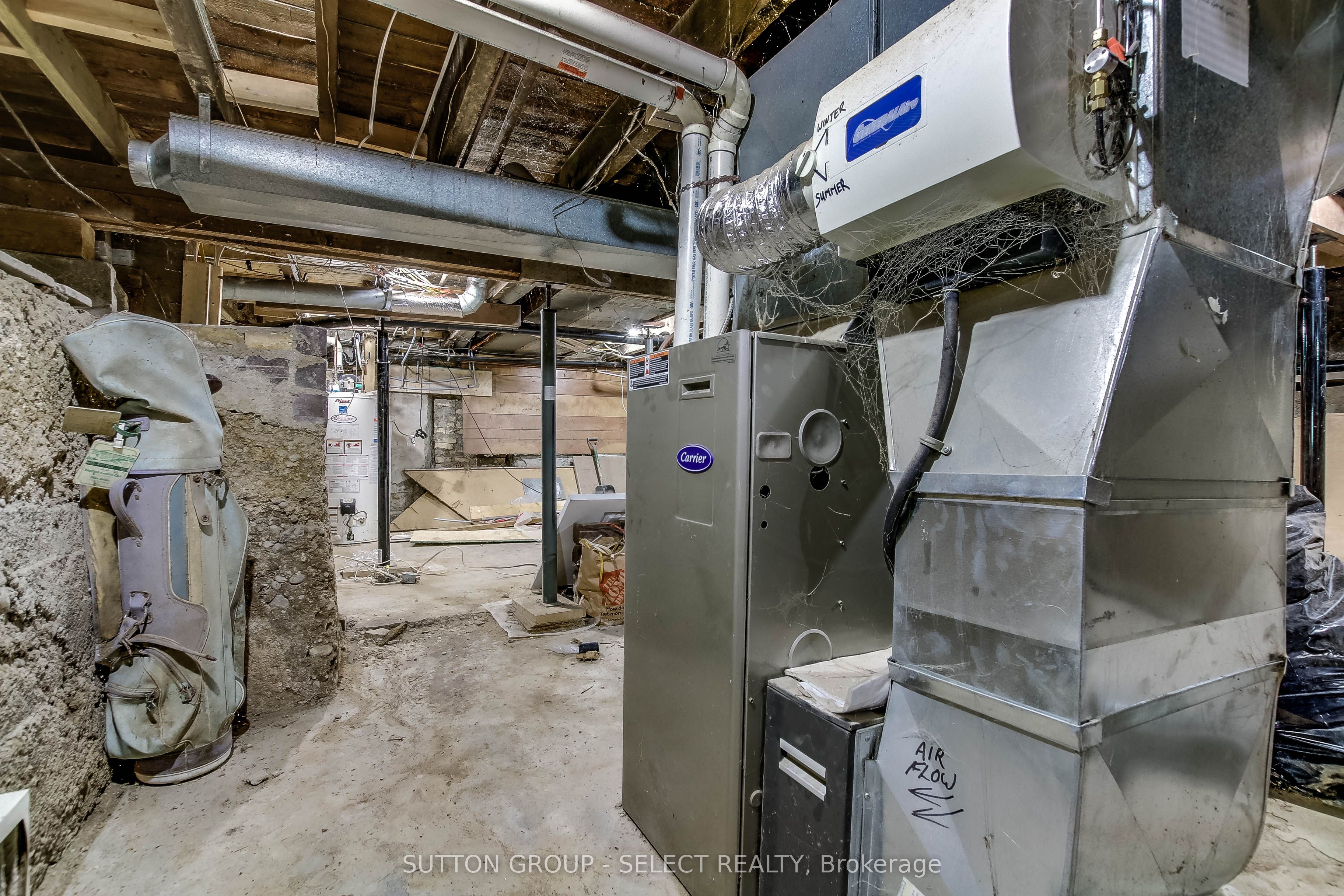 71 Briscoe Street E Property Photo 23