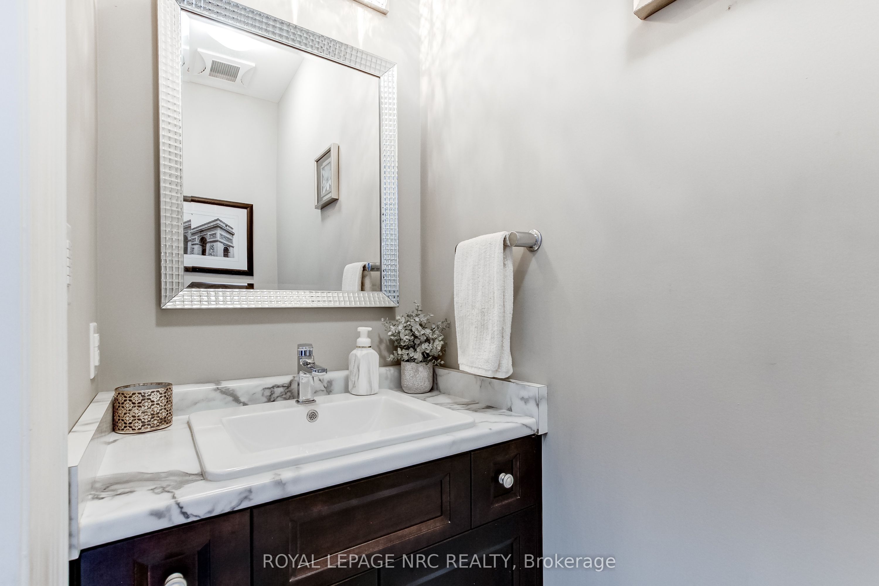 8816 Angie Drive Property Photo 14
