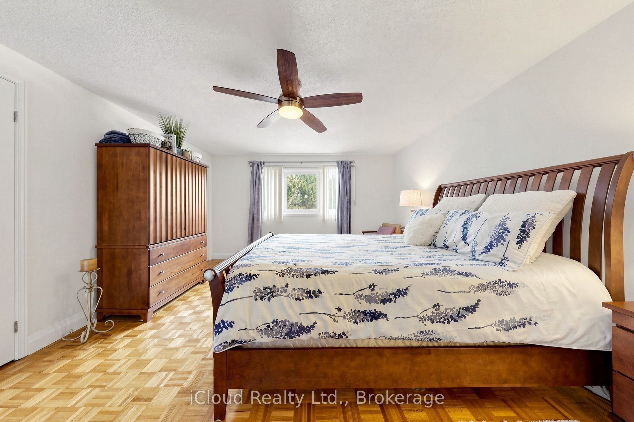 1 Royalwood Court 16 Property Photo 8