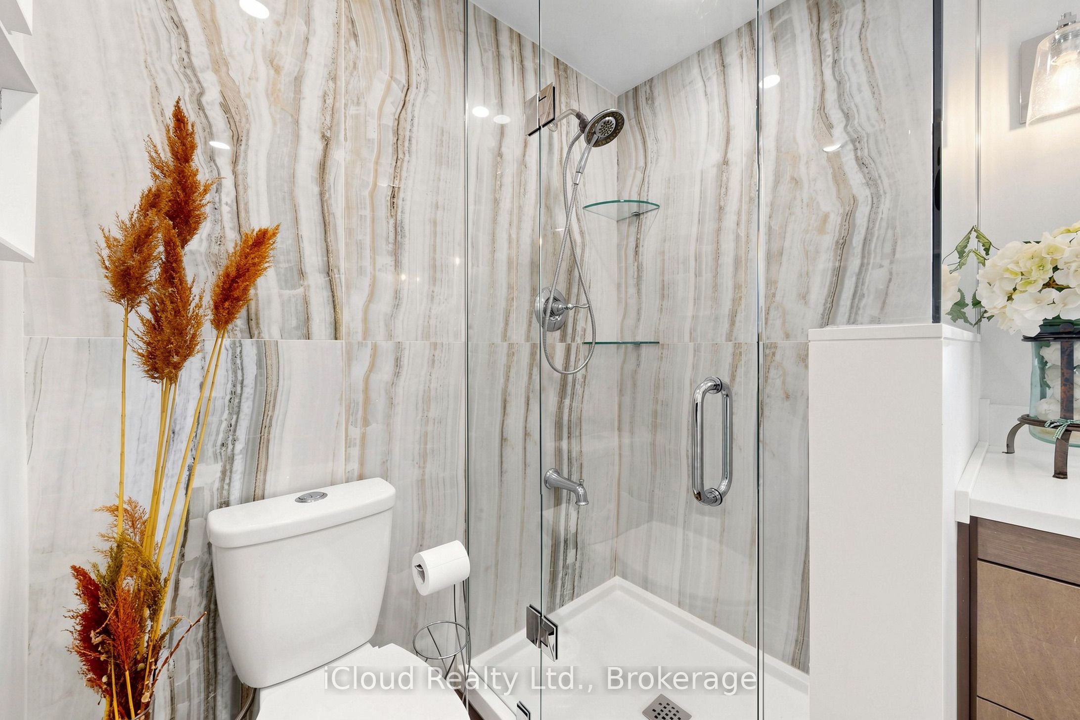 1 Royalwood Court 16 Property Photo 10