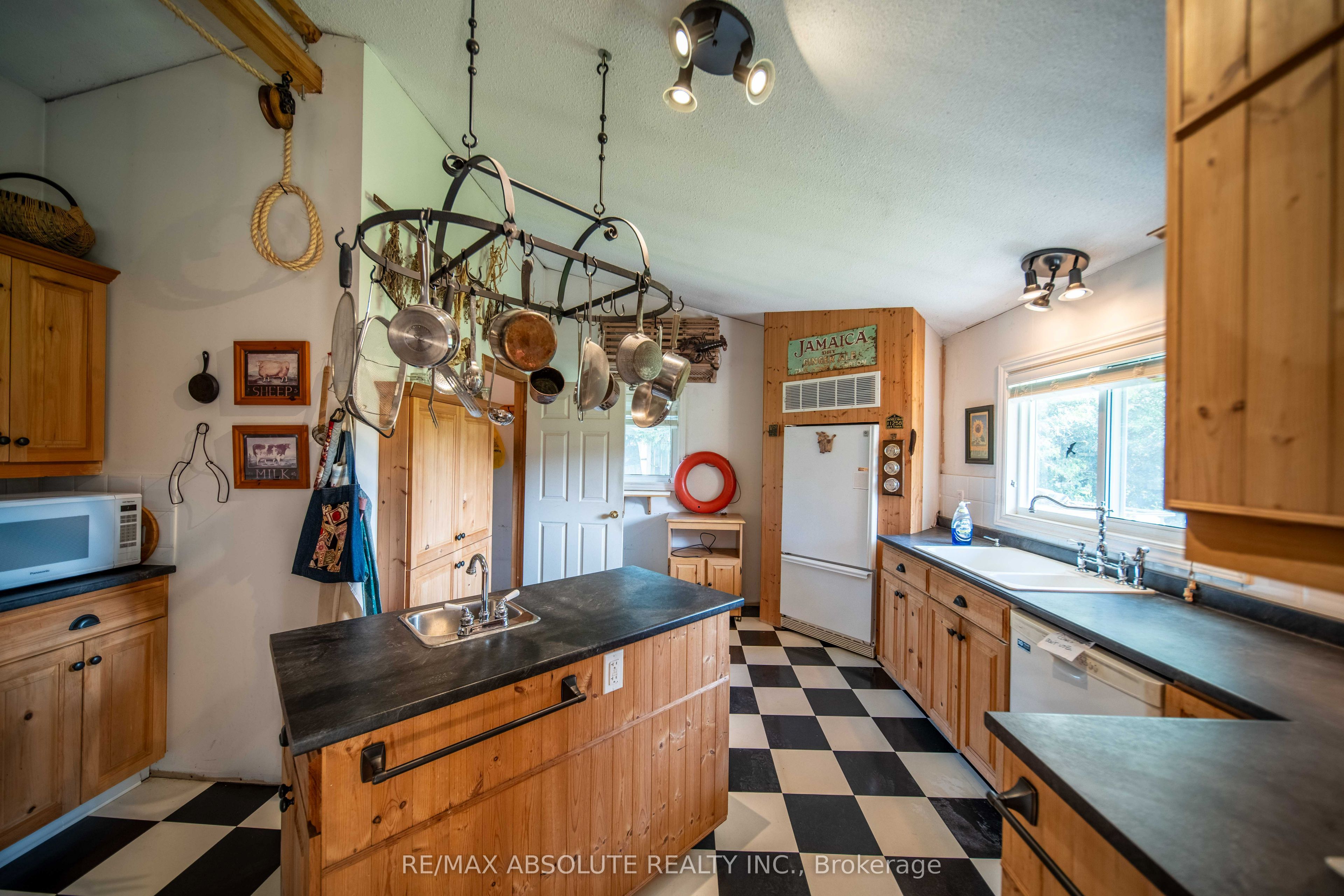 1543 Gagnon Road Property Photo 13