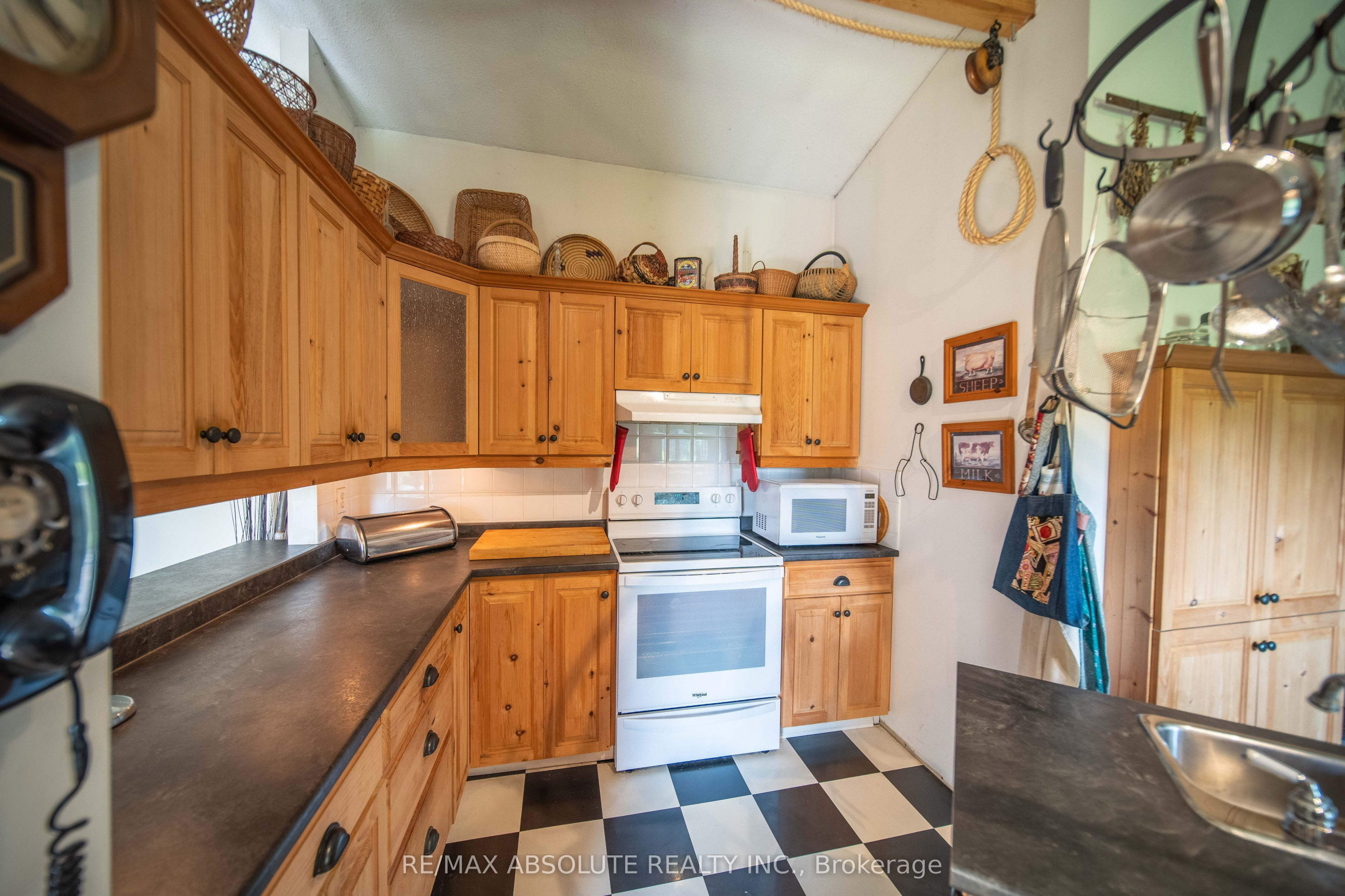 1543 Gagnon Road Property Photo 14