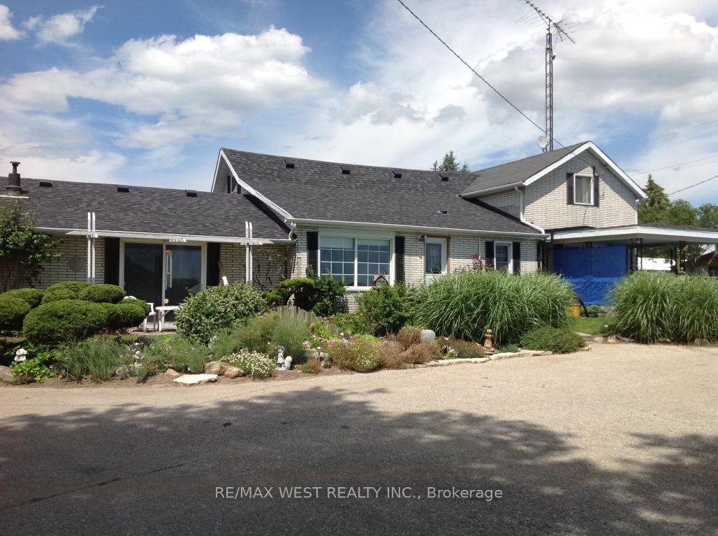 1632 Highway 3 Property Photo 3