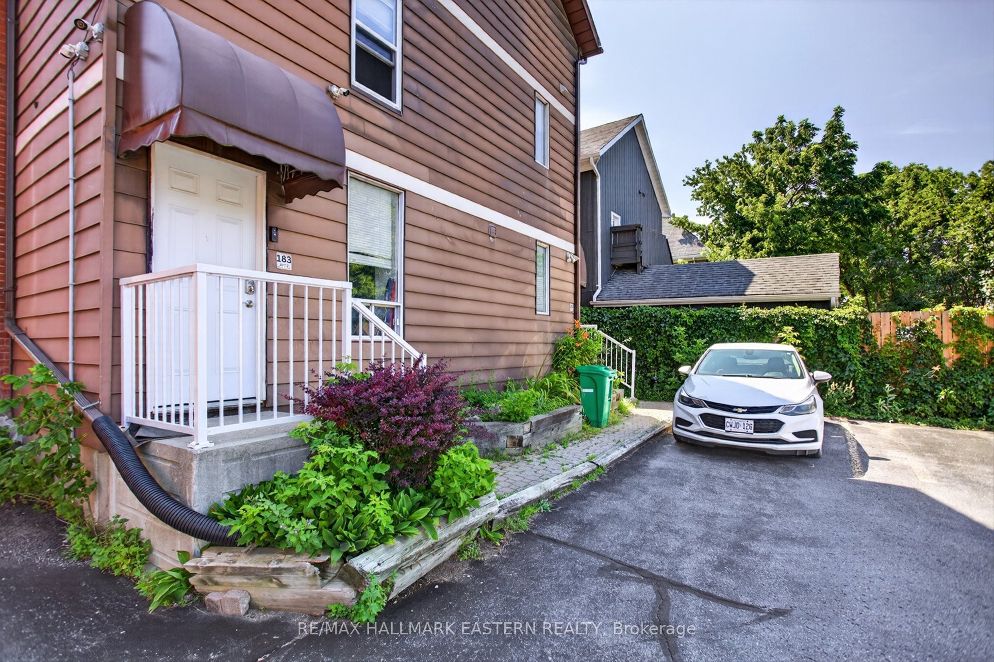 187 Aylmer Street N Property Photo 13
