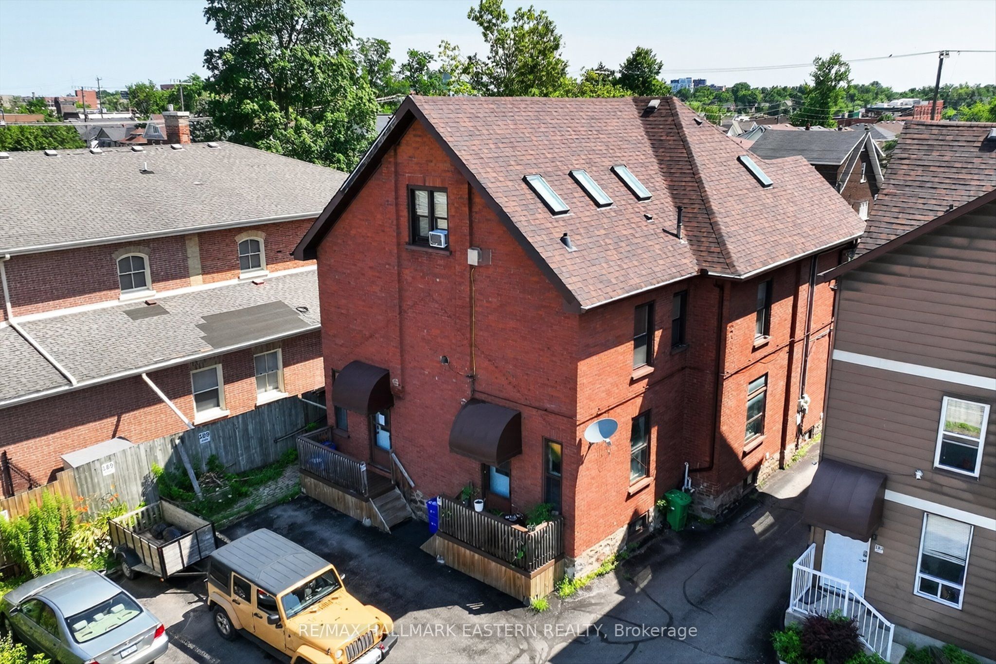 187 Aylmer Street N Property Photo 14