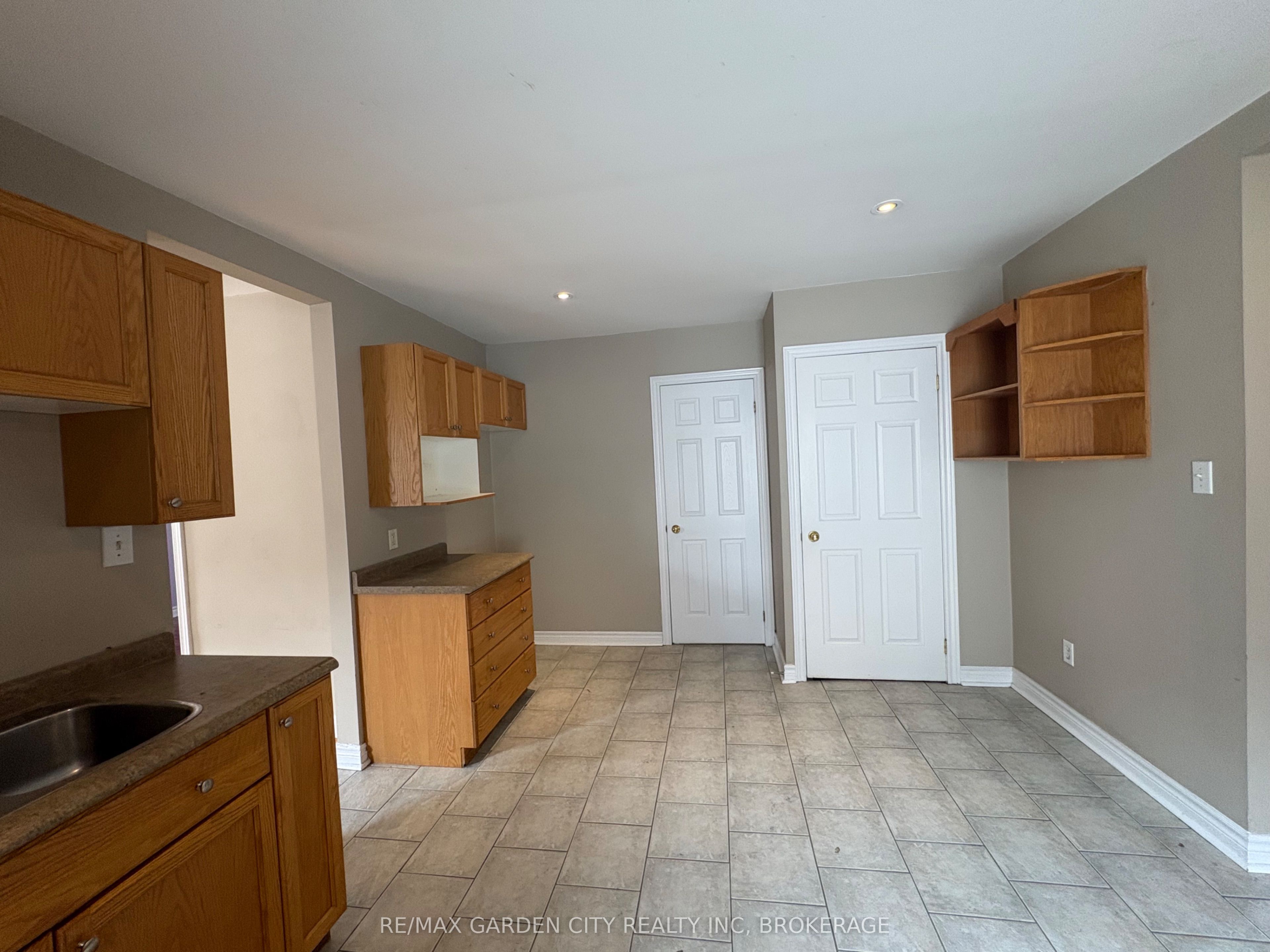 200 Lincoln Street Property Photo 6