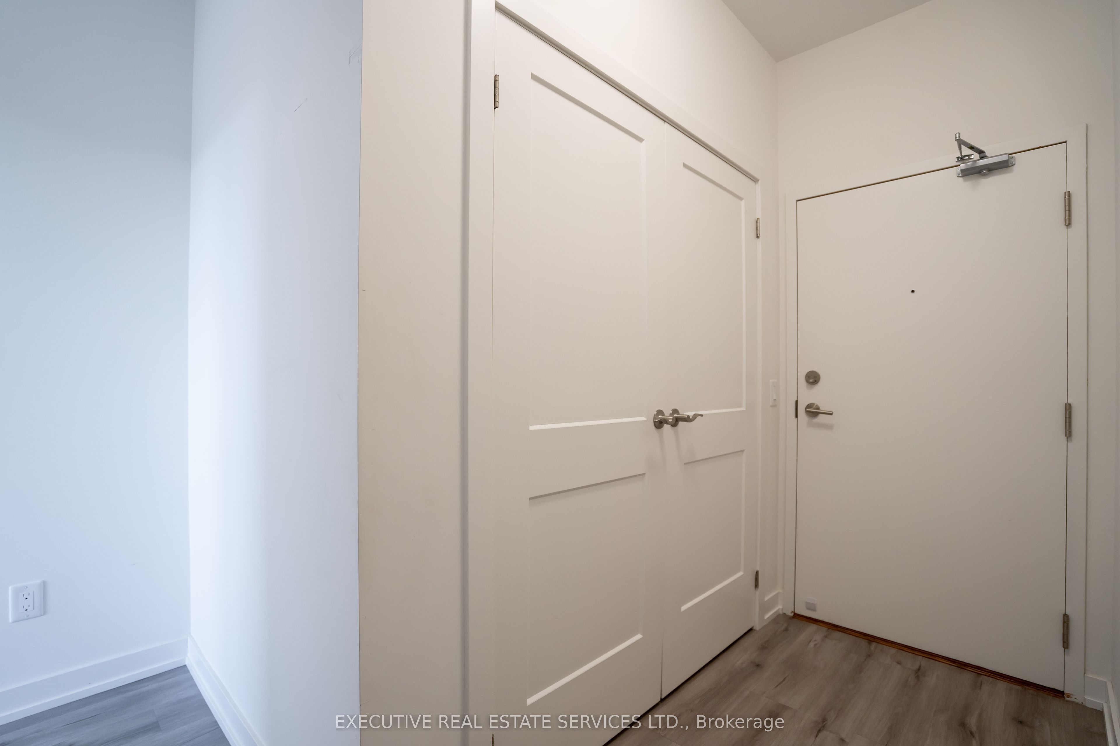 251 Northfield Drive E 322 Property Photo 12