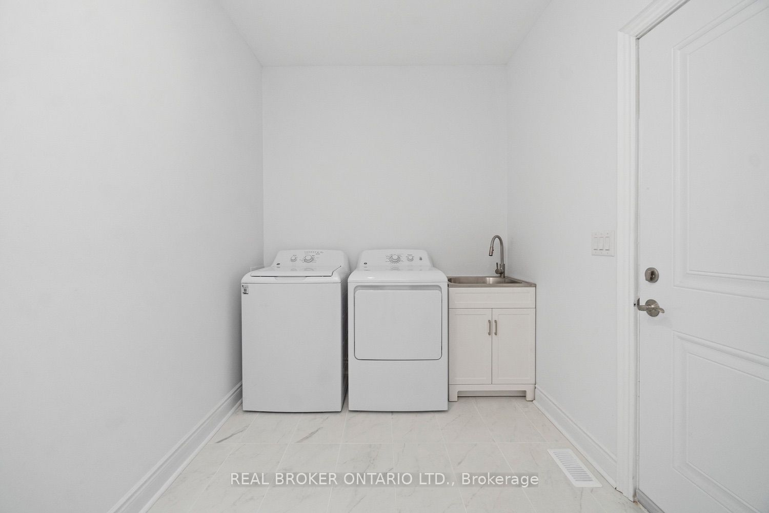 734565 West Back Line Property Photo 13