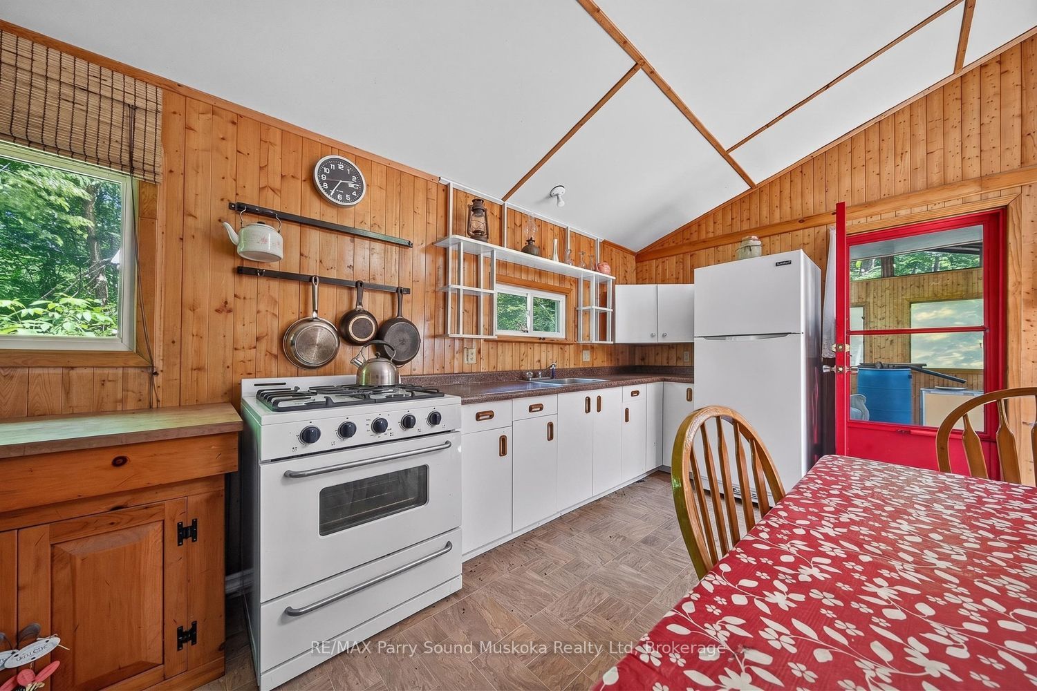 32 Shady Maple Trail Property Photo 12