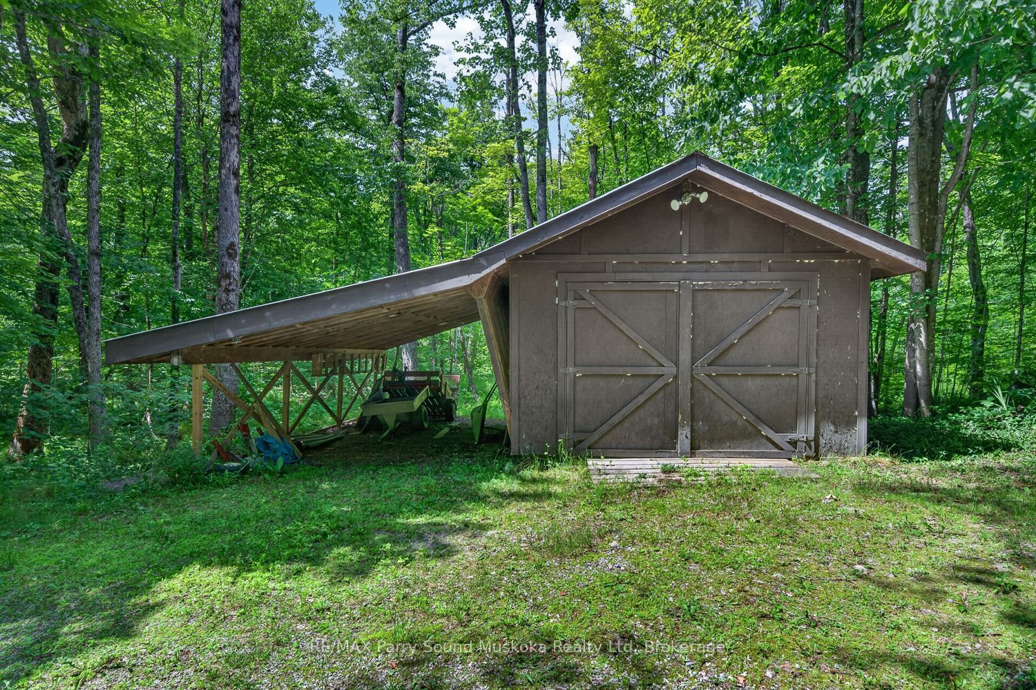 32 Shady Maple Trail Property Photo 28