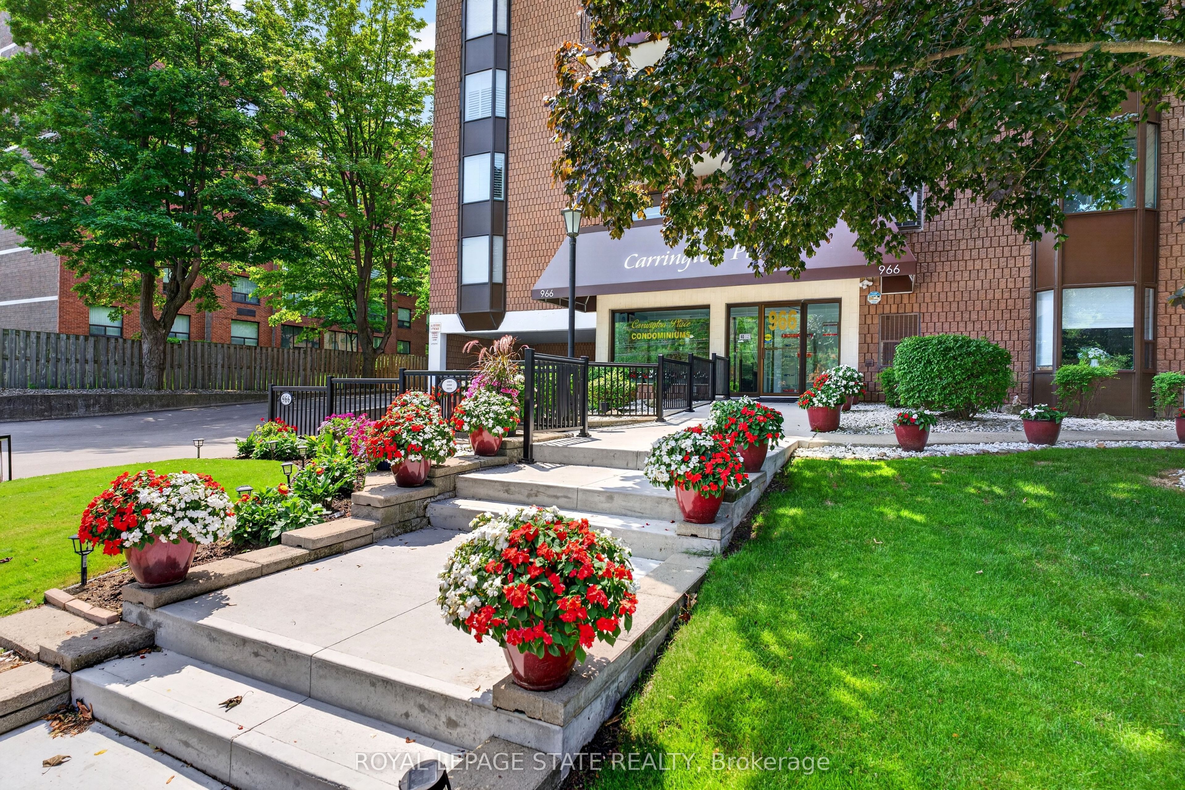 966 Queenston Road 203 Property Photo 6