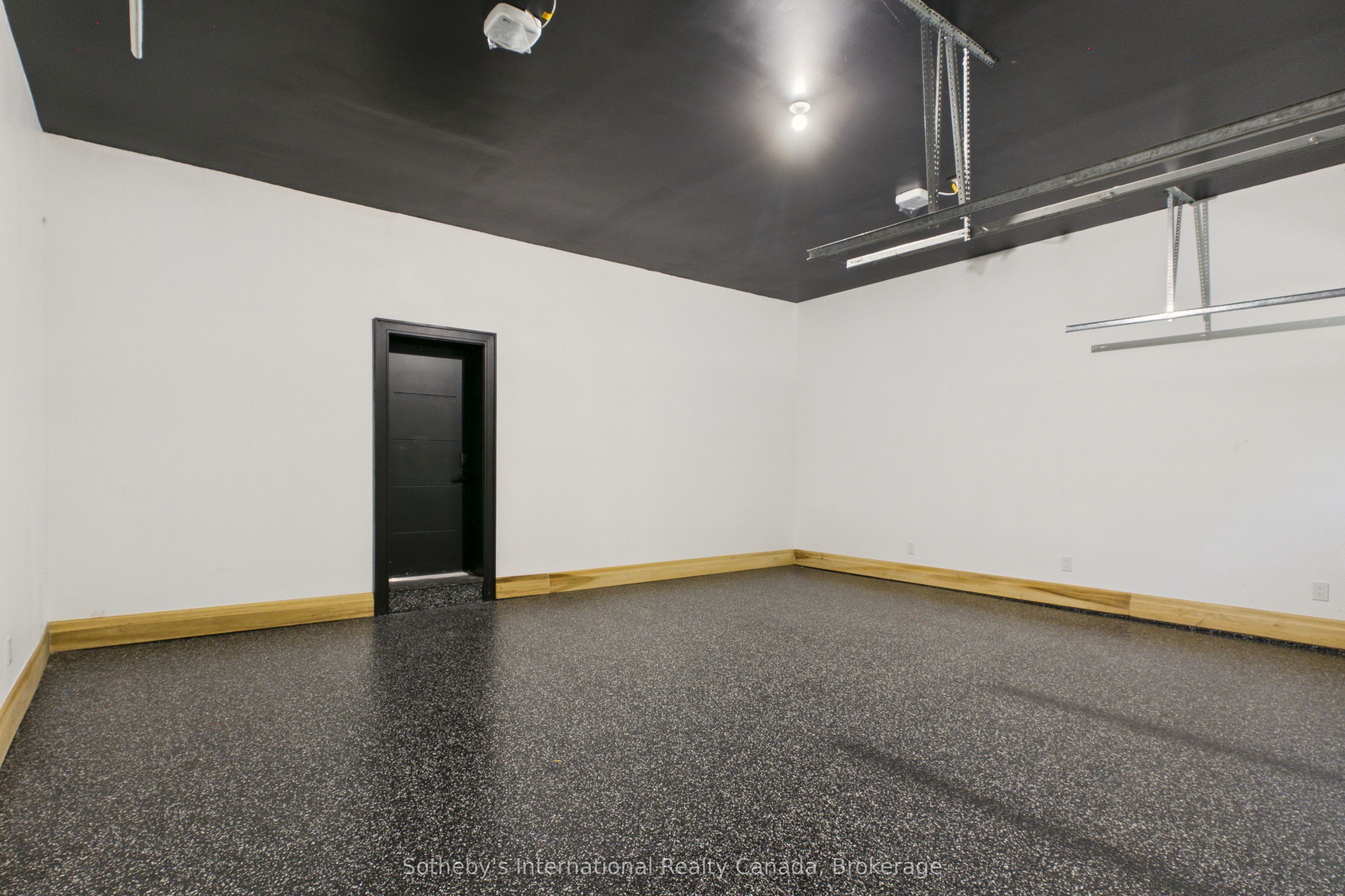 492 Brunel Road Property Photo 2