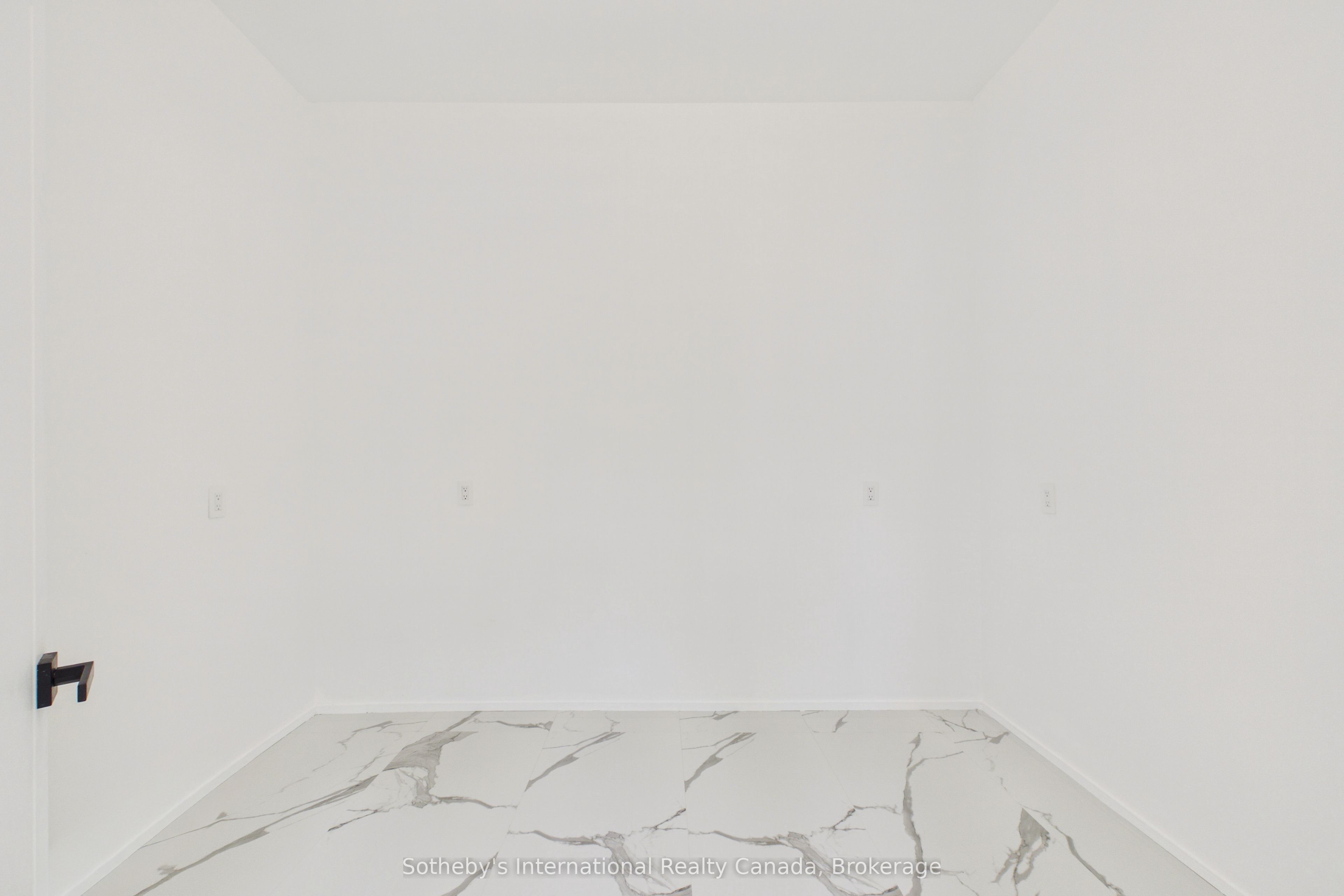492 Brunel Road Property Photo 15