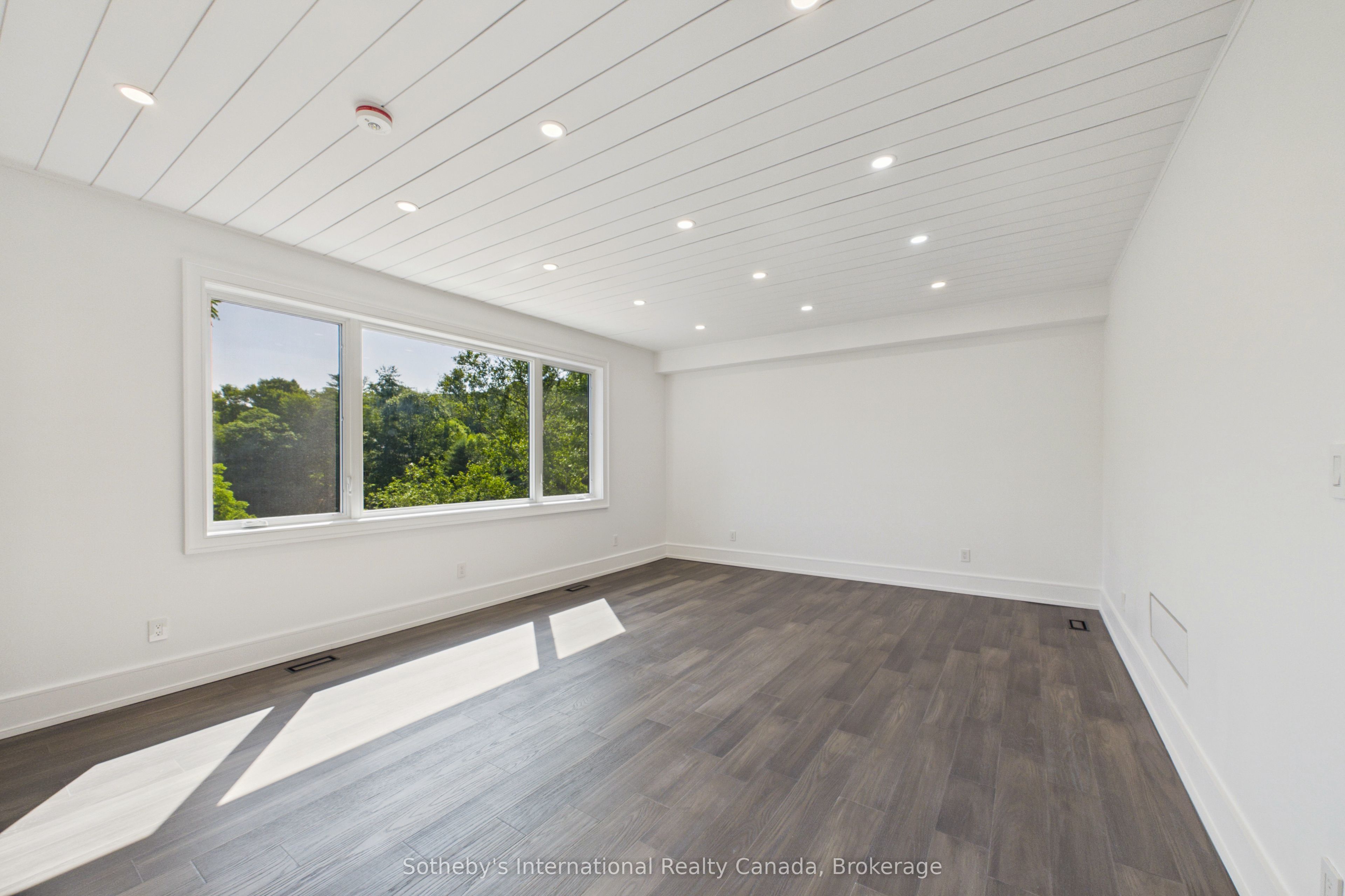 492 Brunel Road Property Photo 22