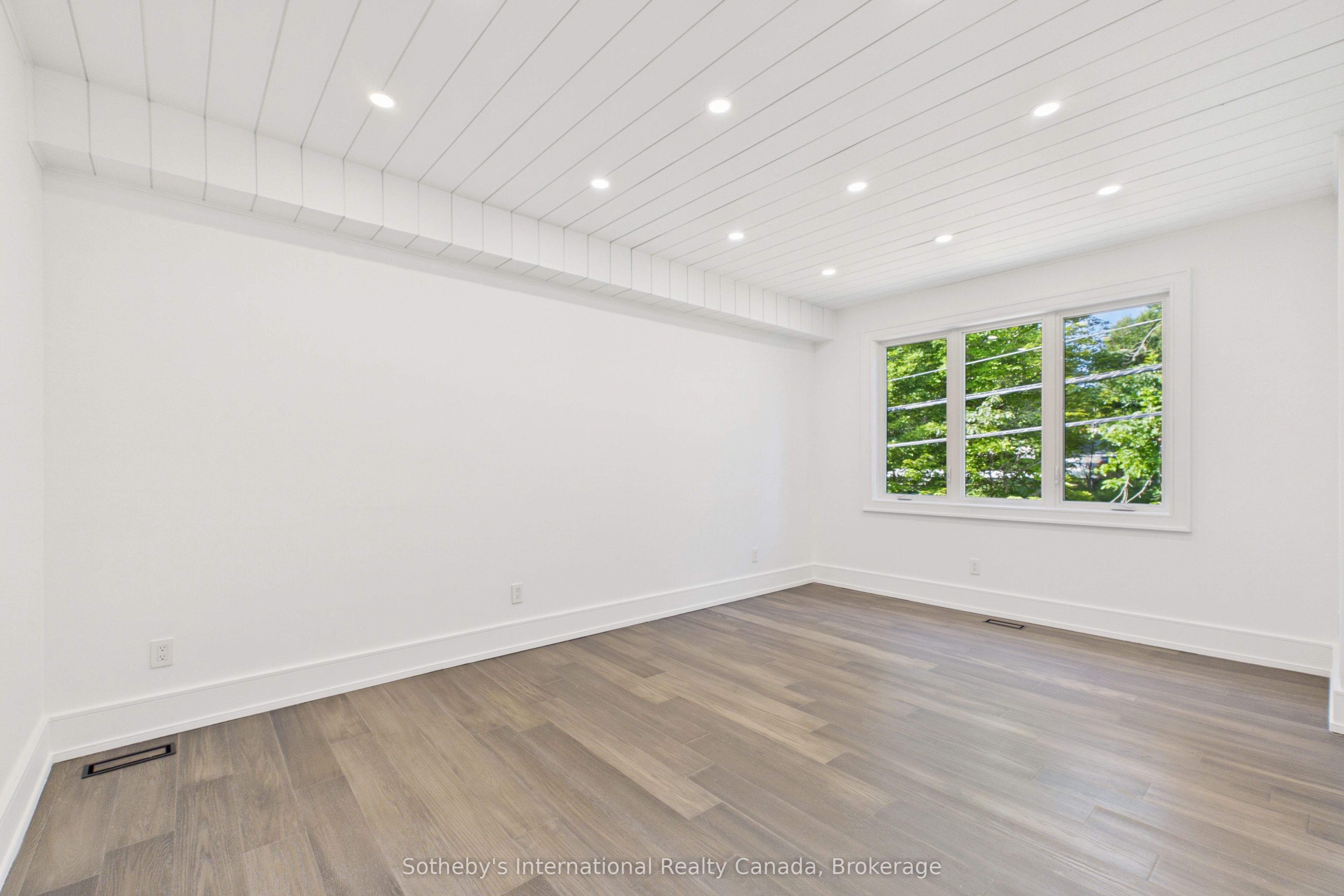 492 Brunel Road Property Photo 27