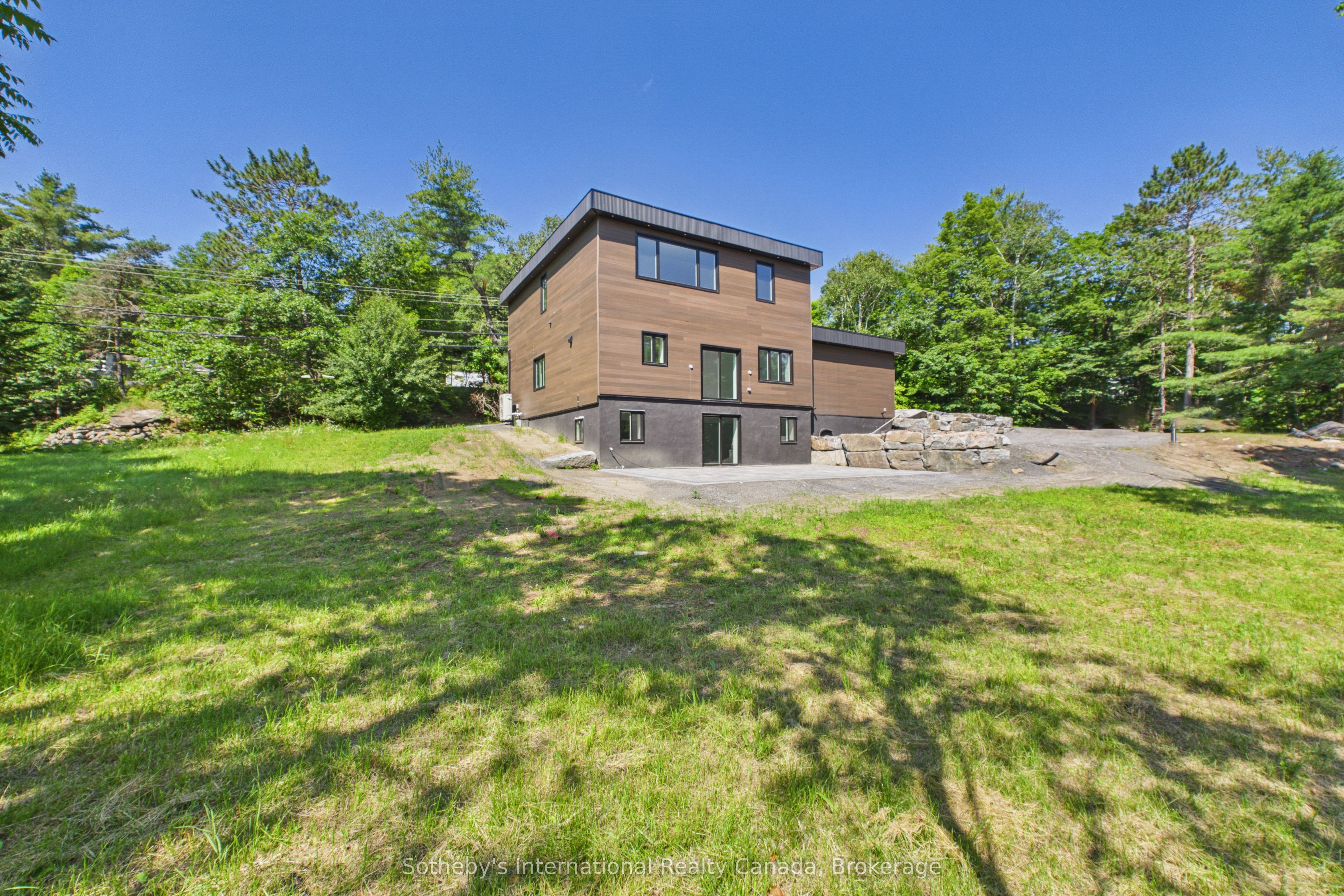 492 Brunel Road Property Photo 38
