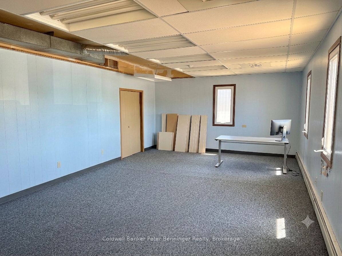 190 Elizabeth Street E Property Photo 8