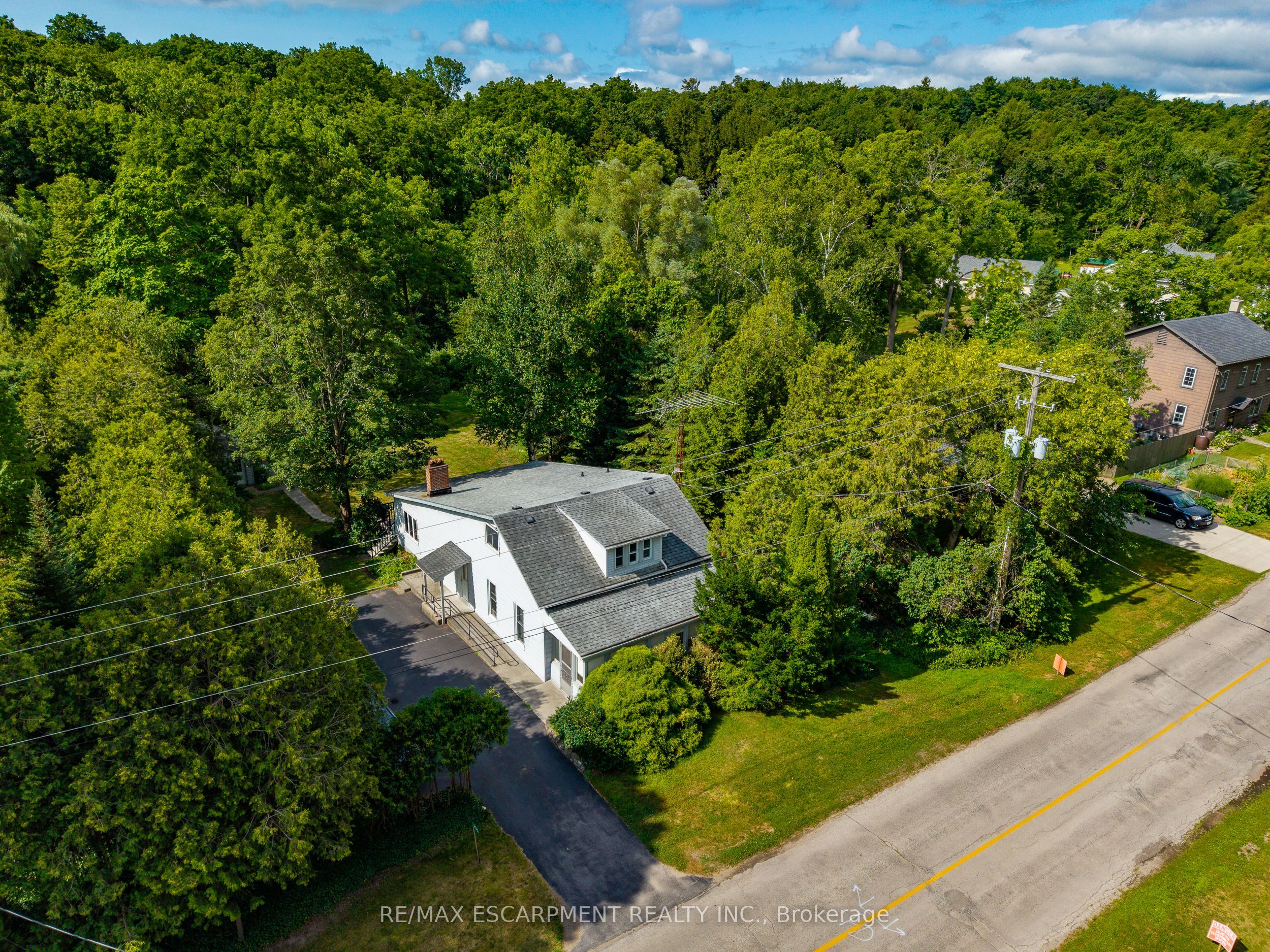 2312 Front Road Property Photo 4