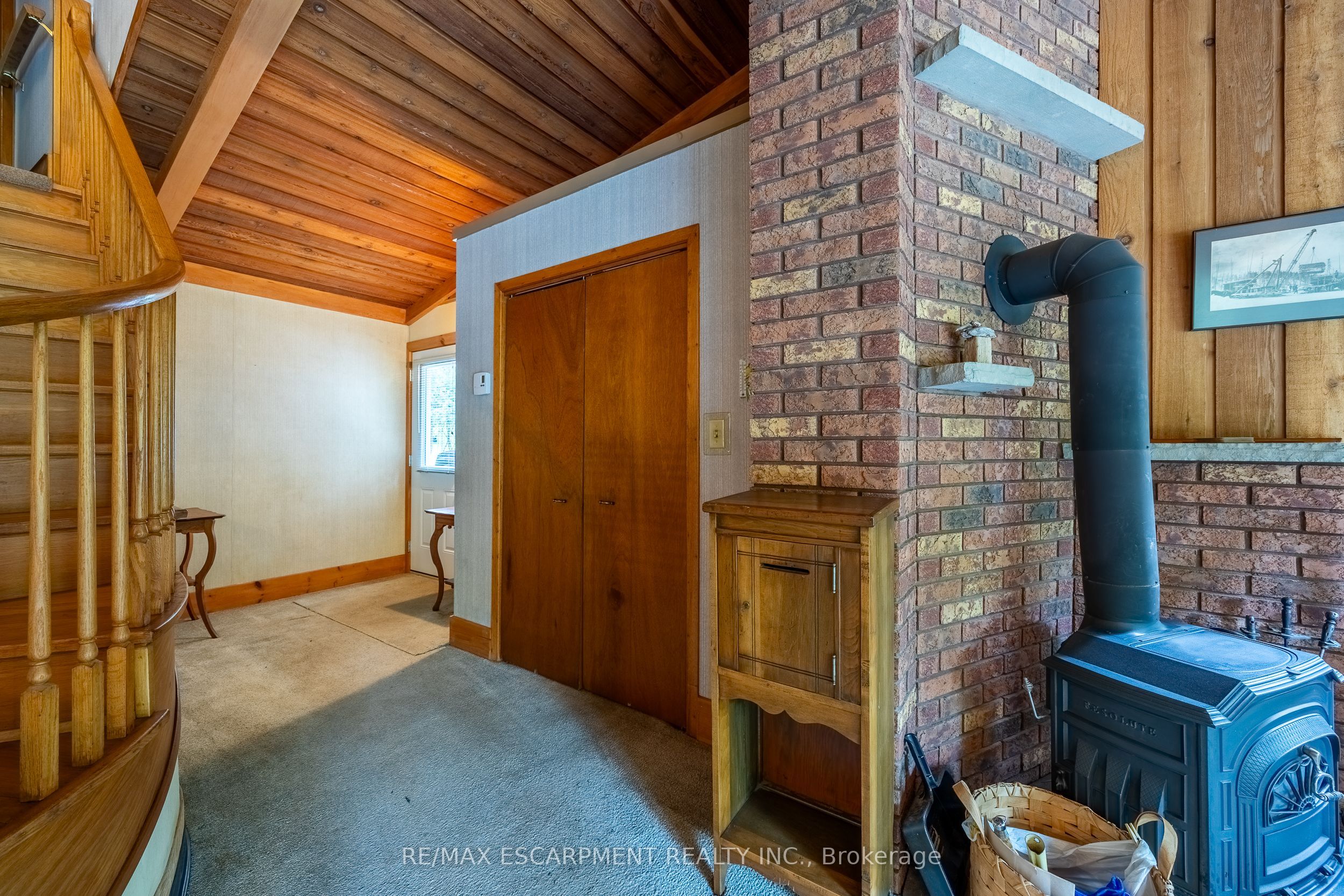 2312 Front Road Property Photo 6