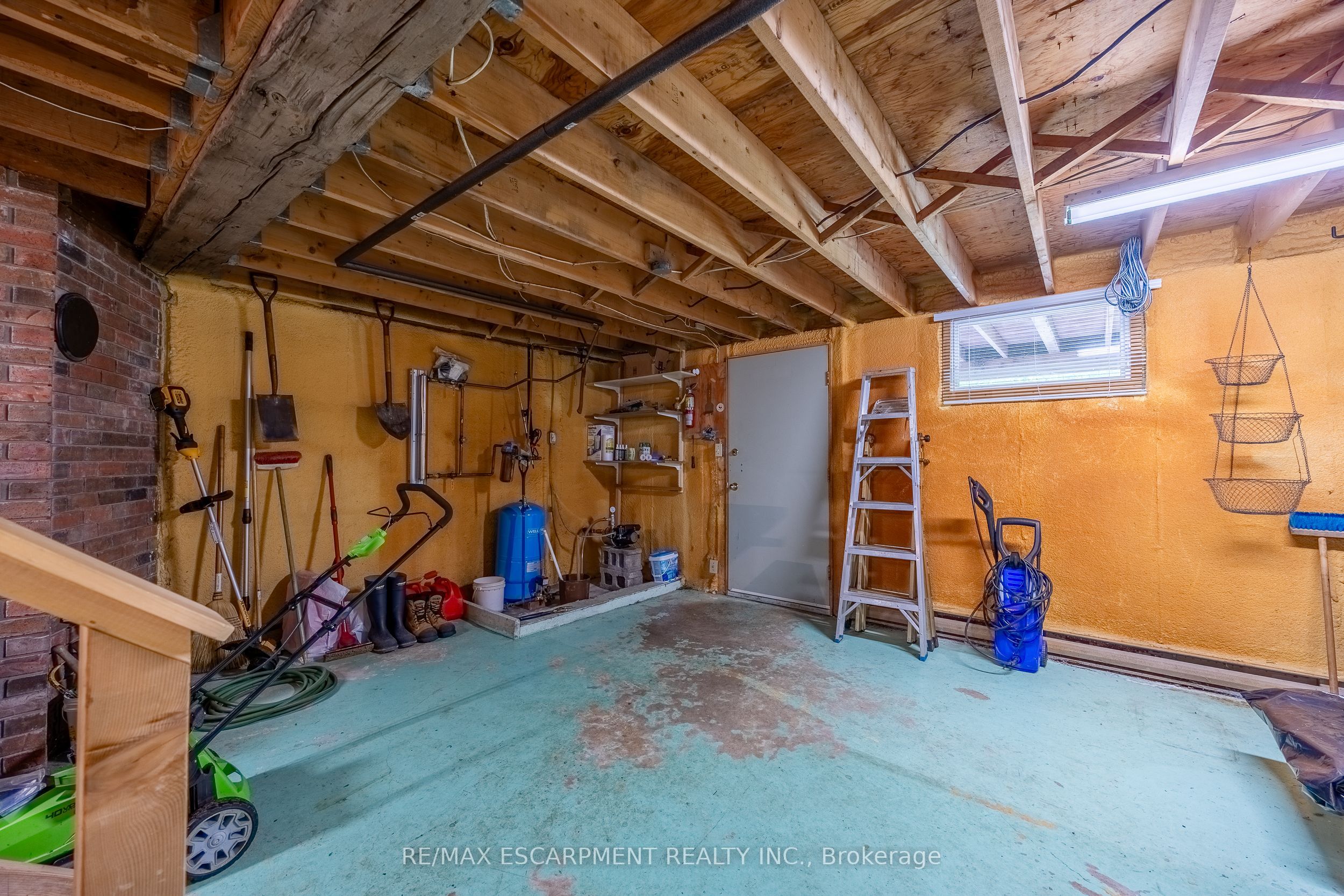 2312 Front Road Property Photo 32