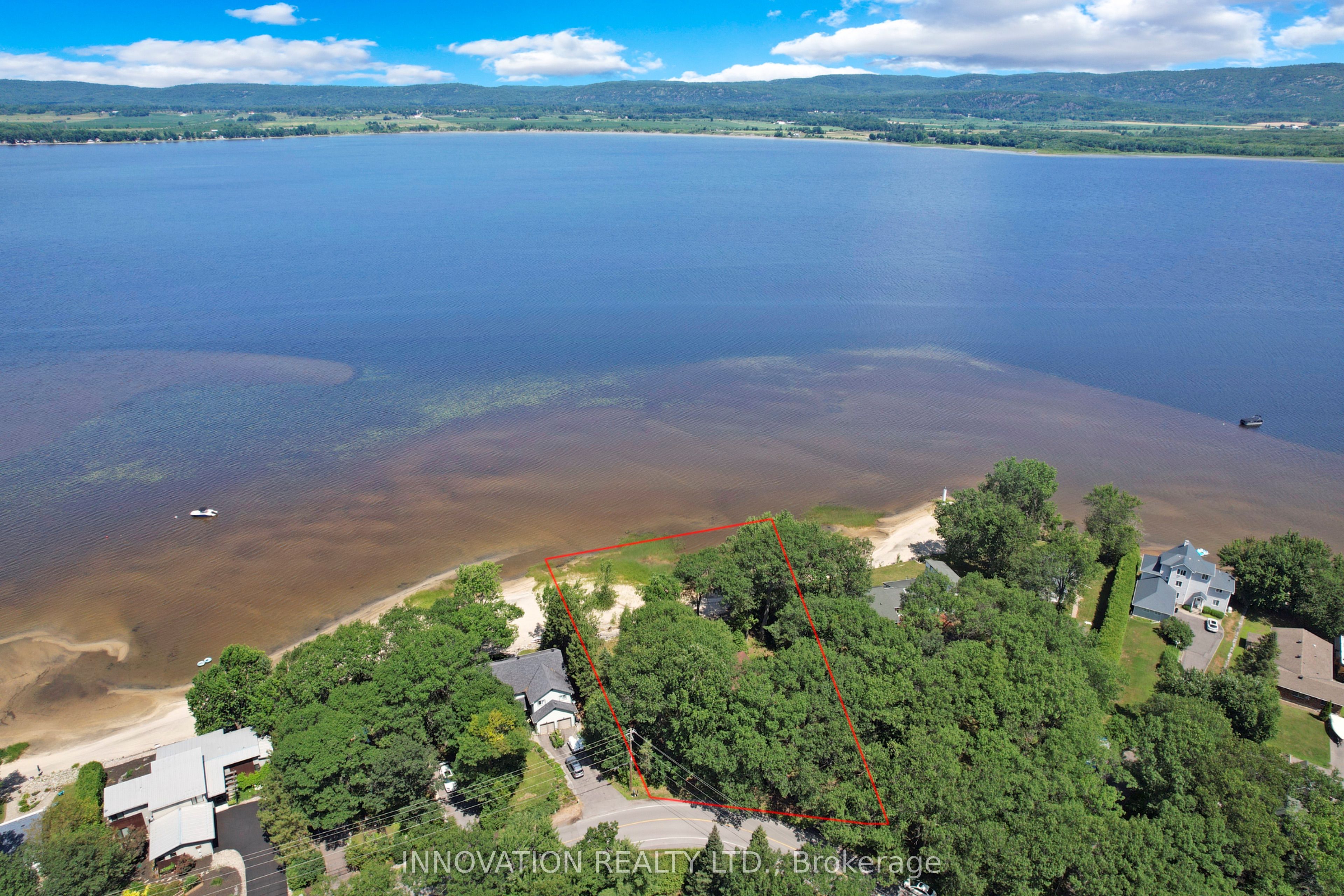 672 Bayview Drive Property Photo 1