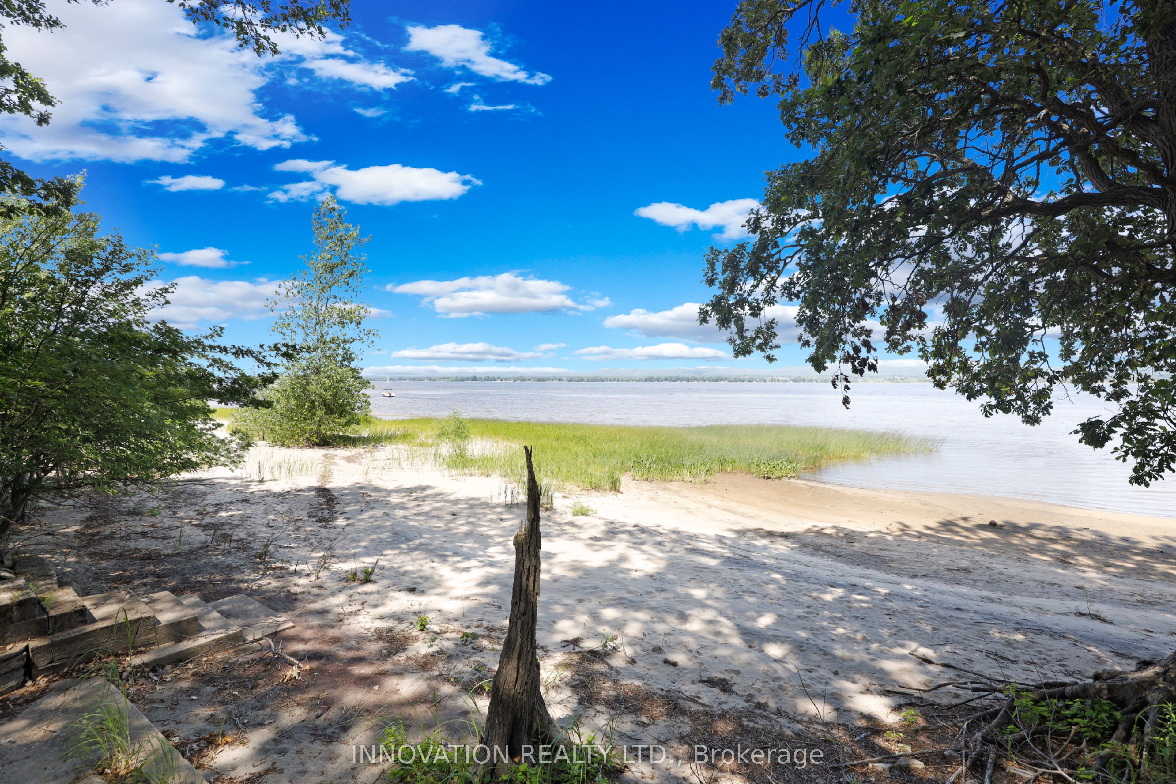 672 Bayview Drive Property Photo 3