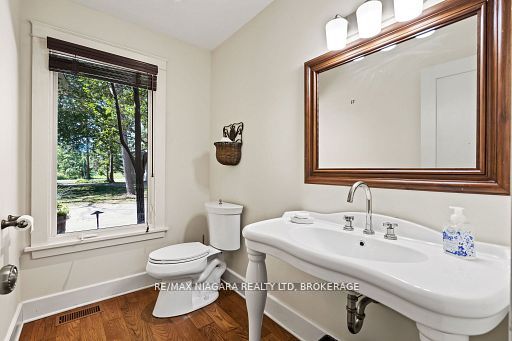 429 Ridge Road E Property Photo 36