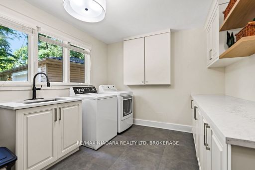 429 Ridge Road E Property Photo 37