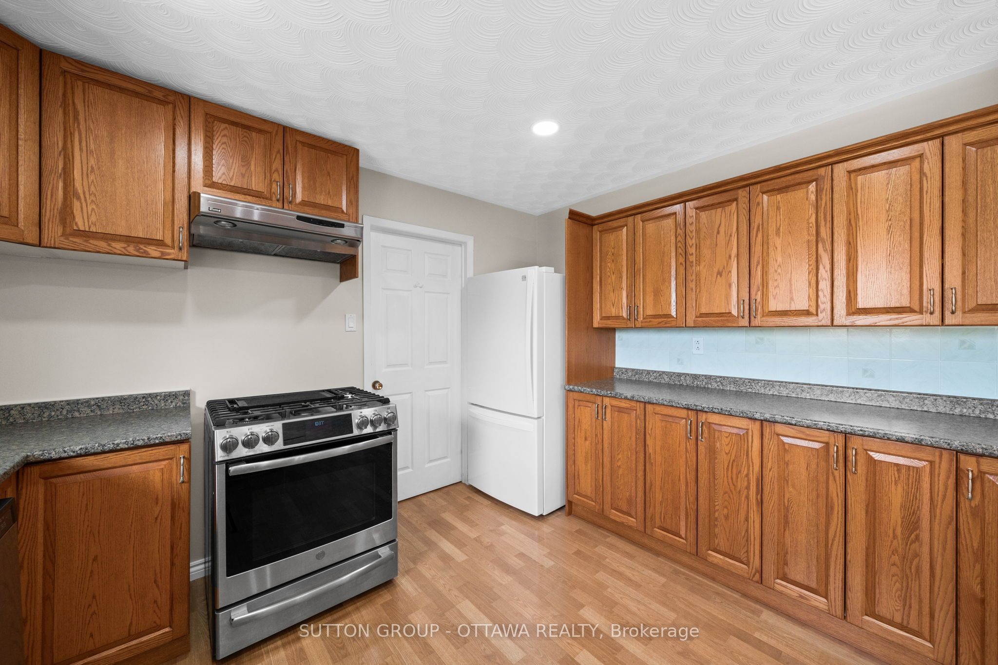 77 Main Street Property Photo 10