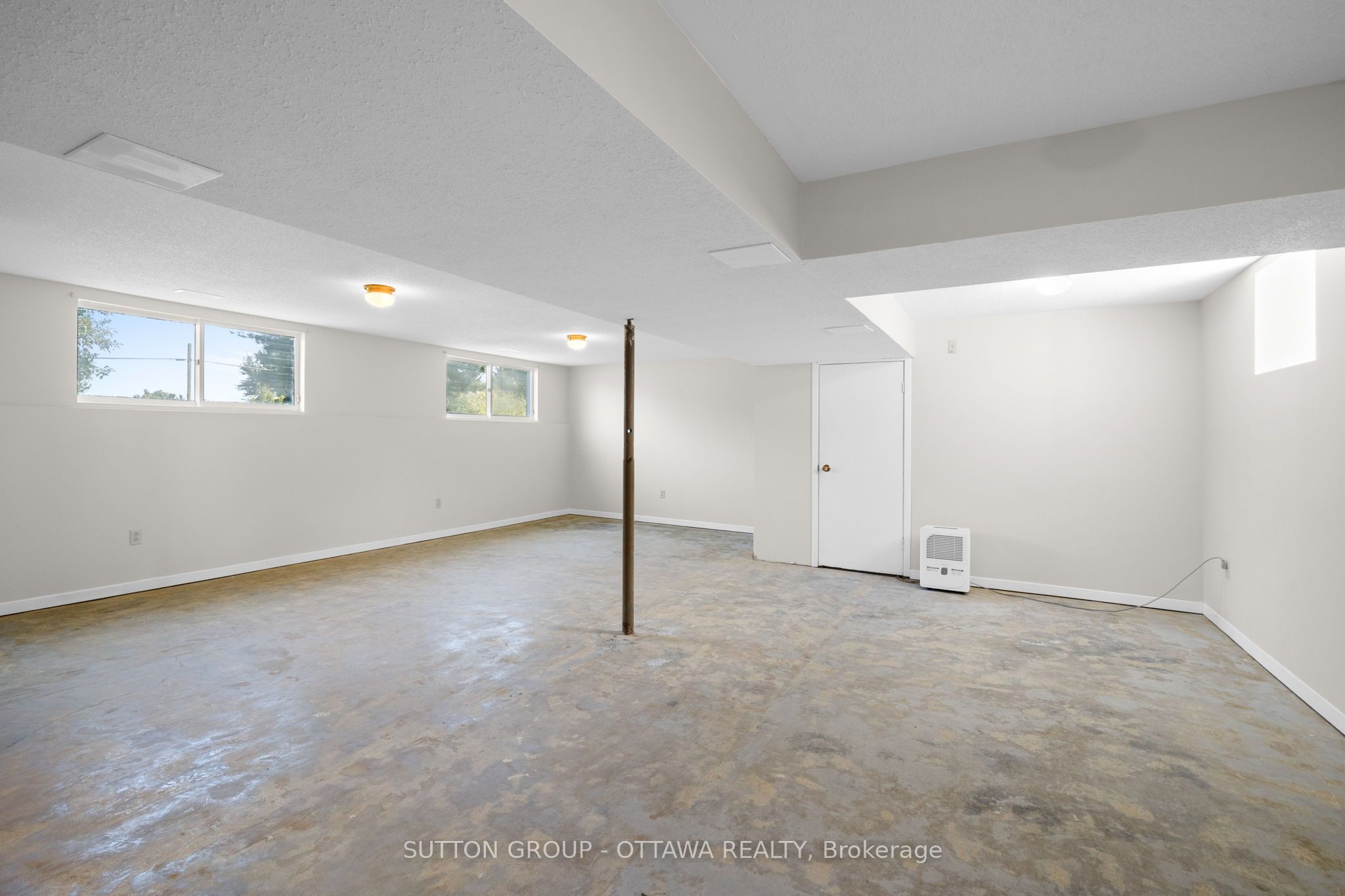77 Main Street Property Photo 24