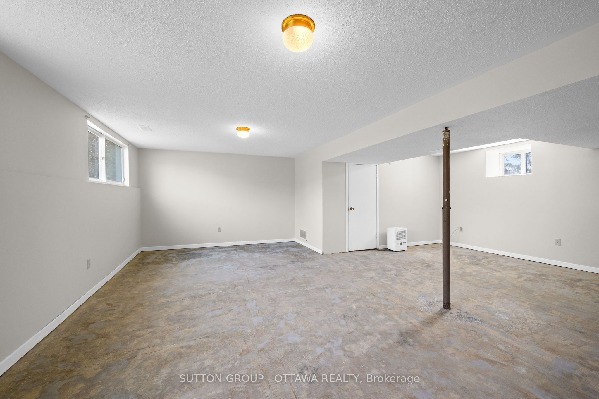 77 Main Street Property Photo 25
