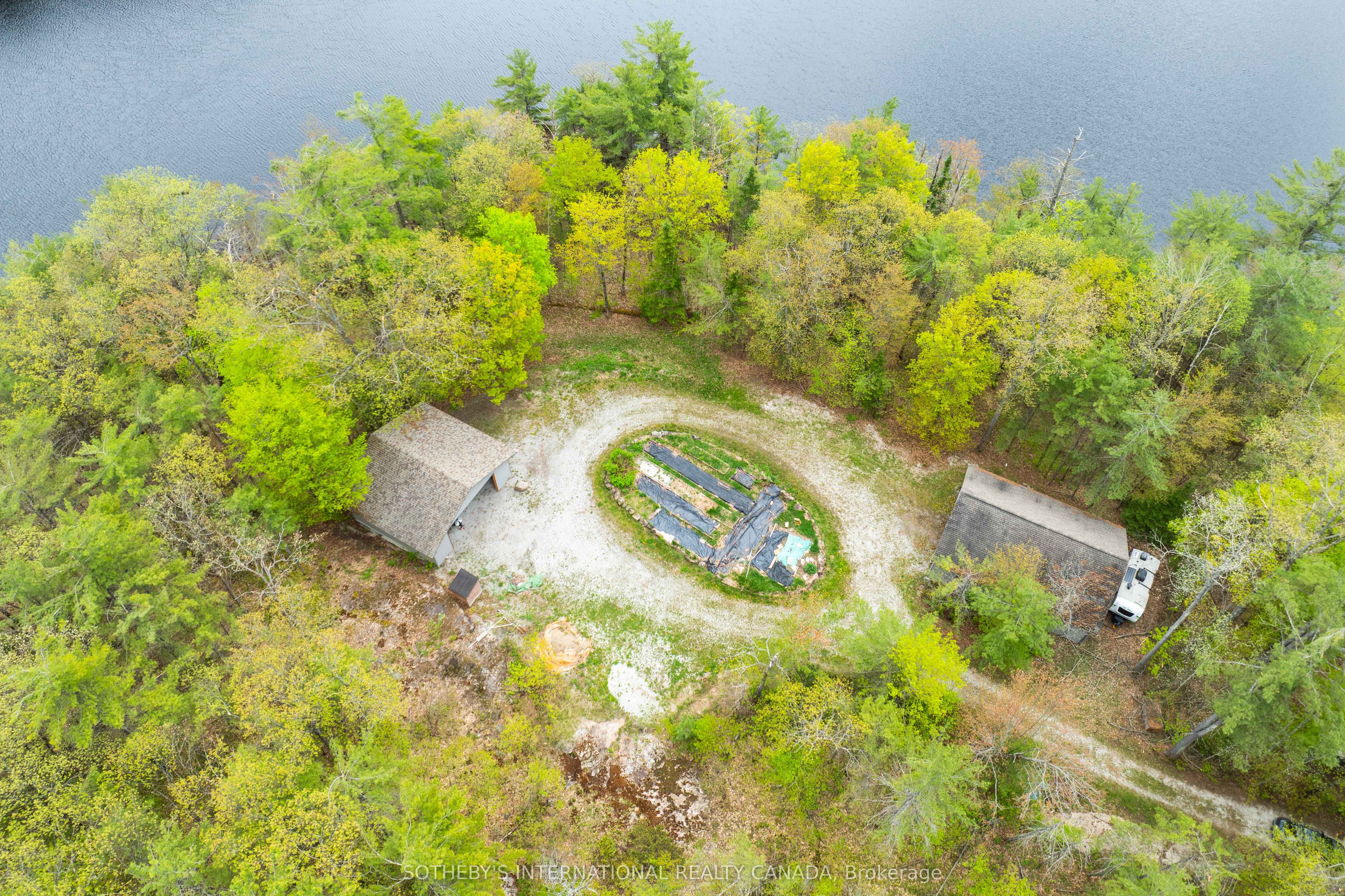 1074 Cooks Road Property Photo 2