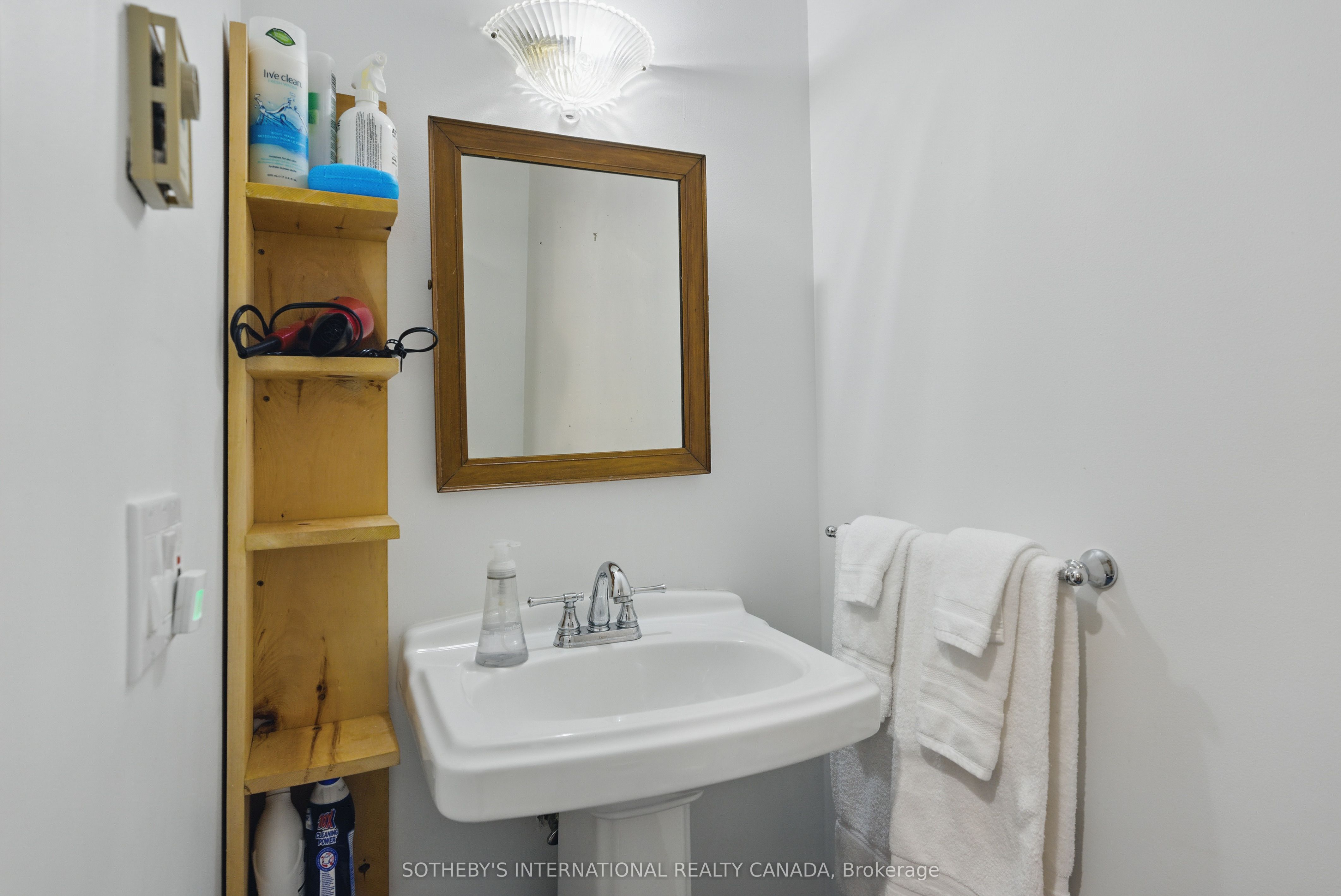 1074 Cooks Road Property Photo 7