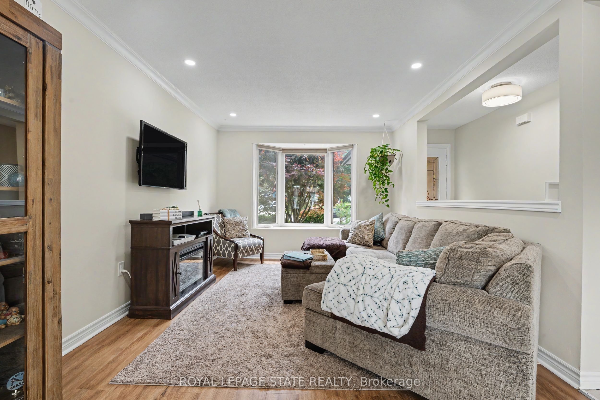 103 Glenashton Drive Property Photo 6