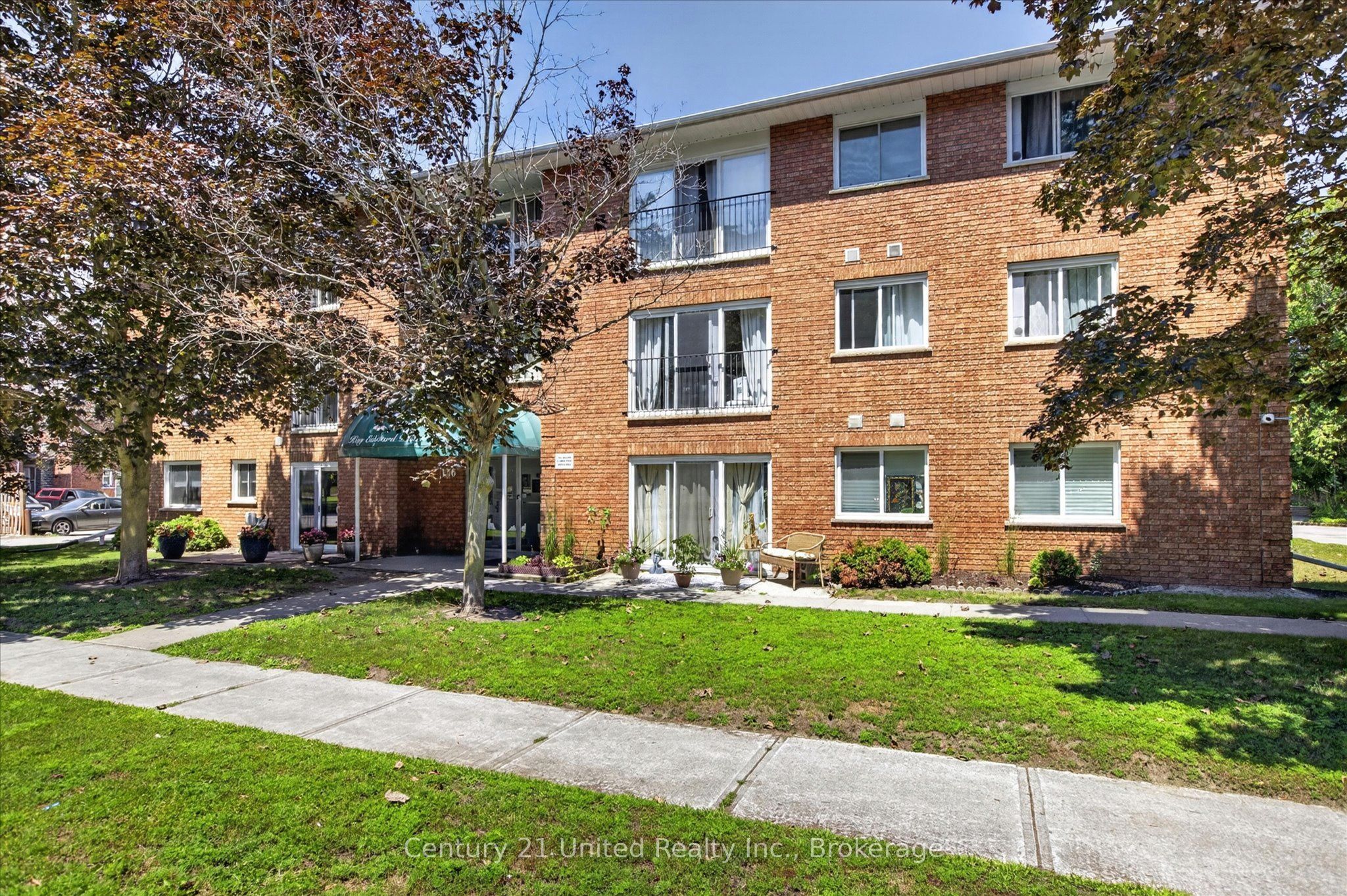 136 Ware Street 201 Property Photo 3