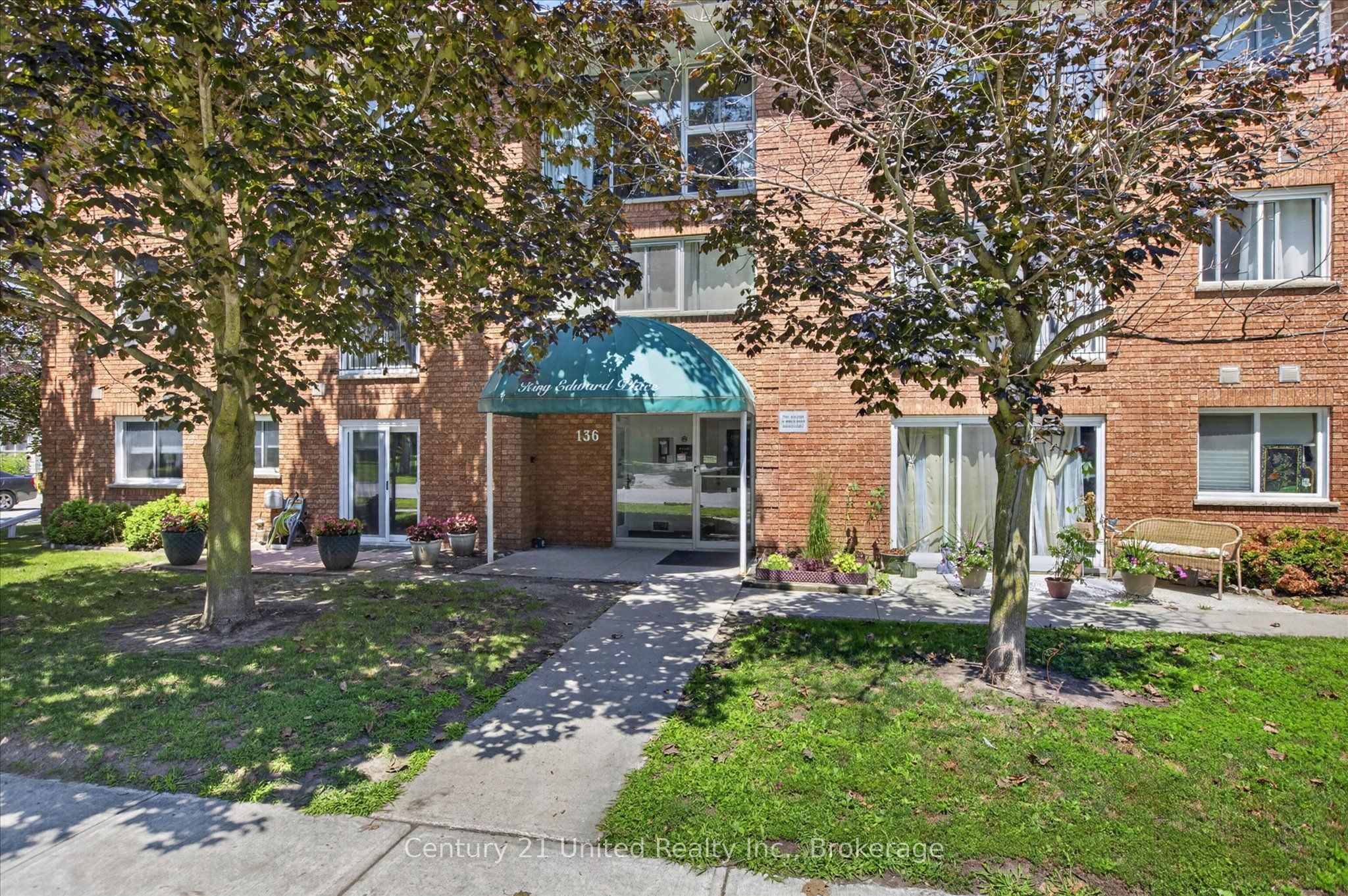 136 Ware Street 201 Property Photo 4