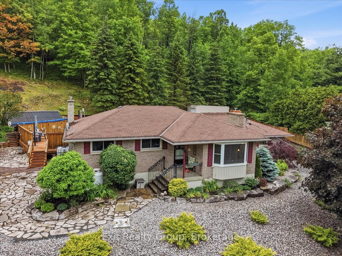 427 Townsend Road Property Photo 1