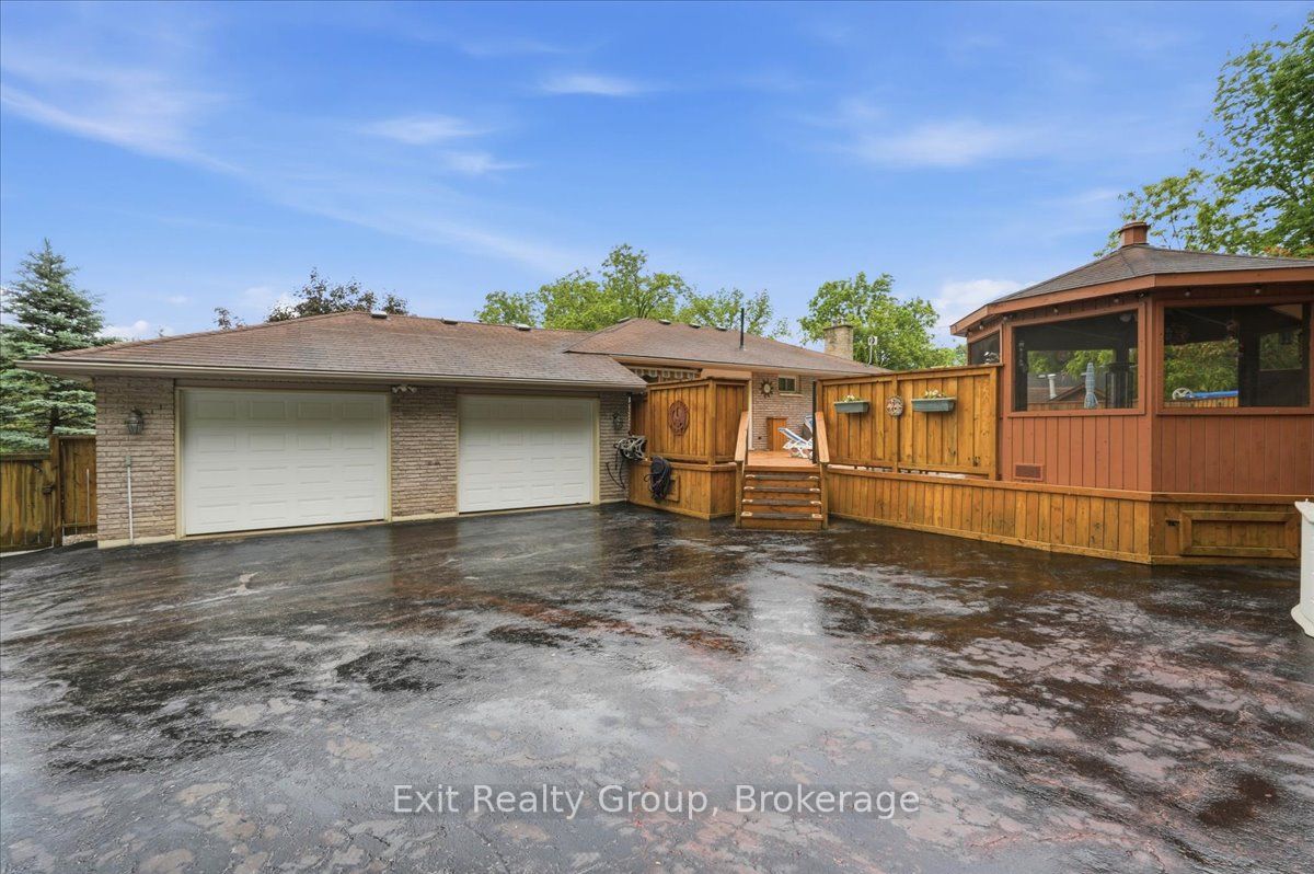 427 Townsend Road Property Photo 3